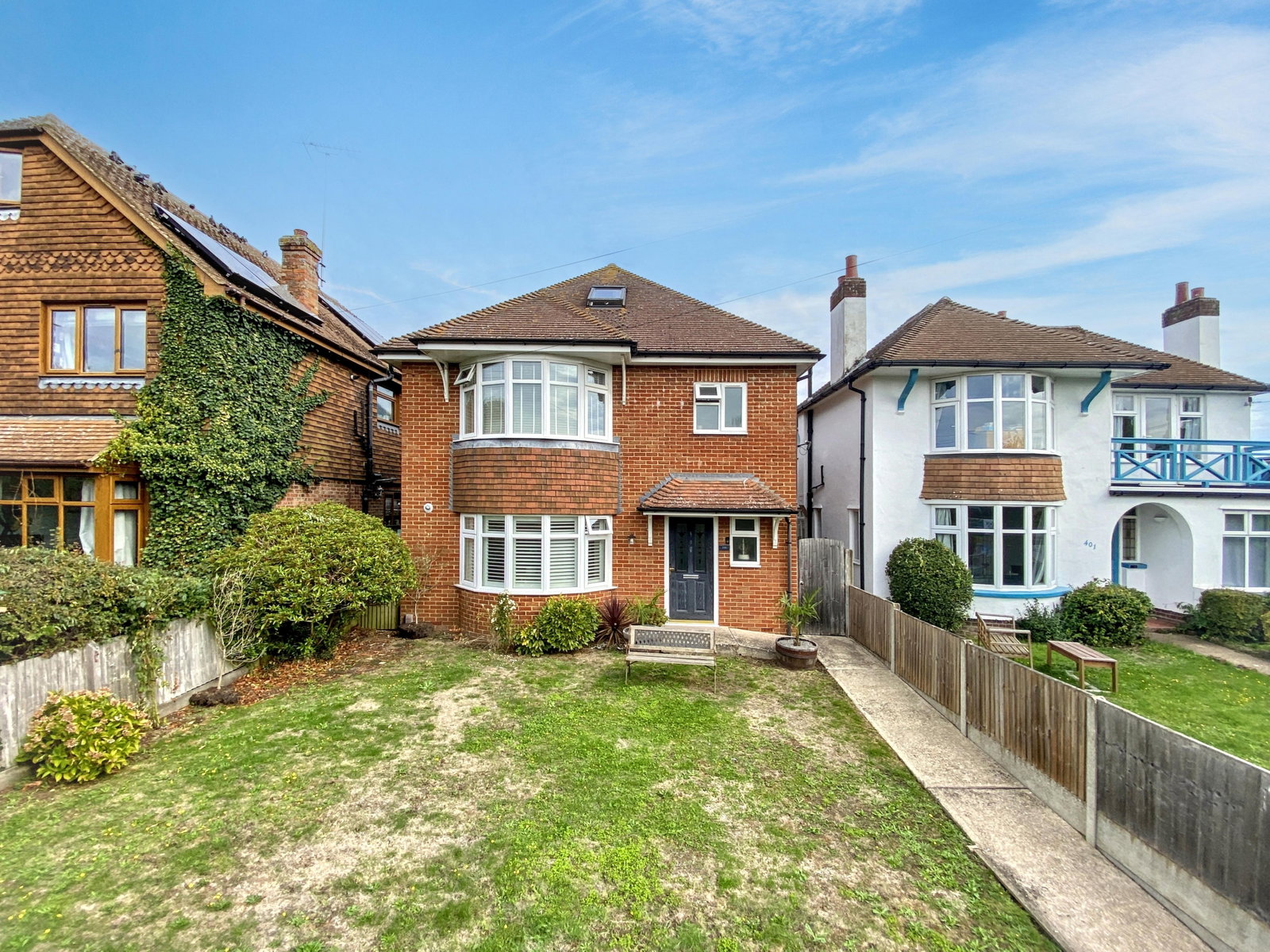 Detached House for sale in Ashford, Hythe Road, Willesborough, Ashford, TN24 0QQ, 1573 m²
