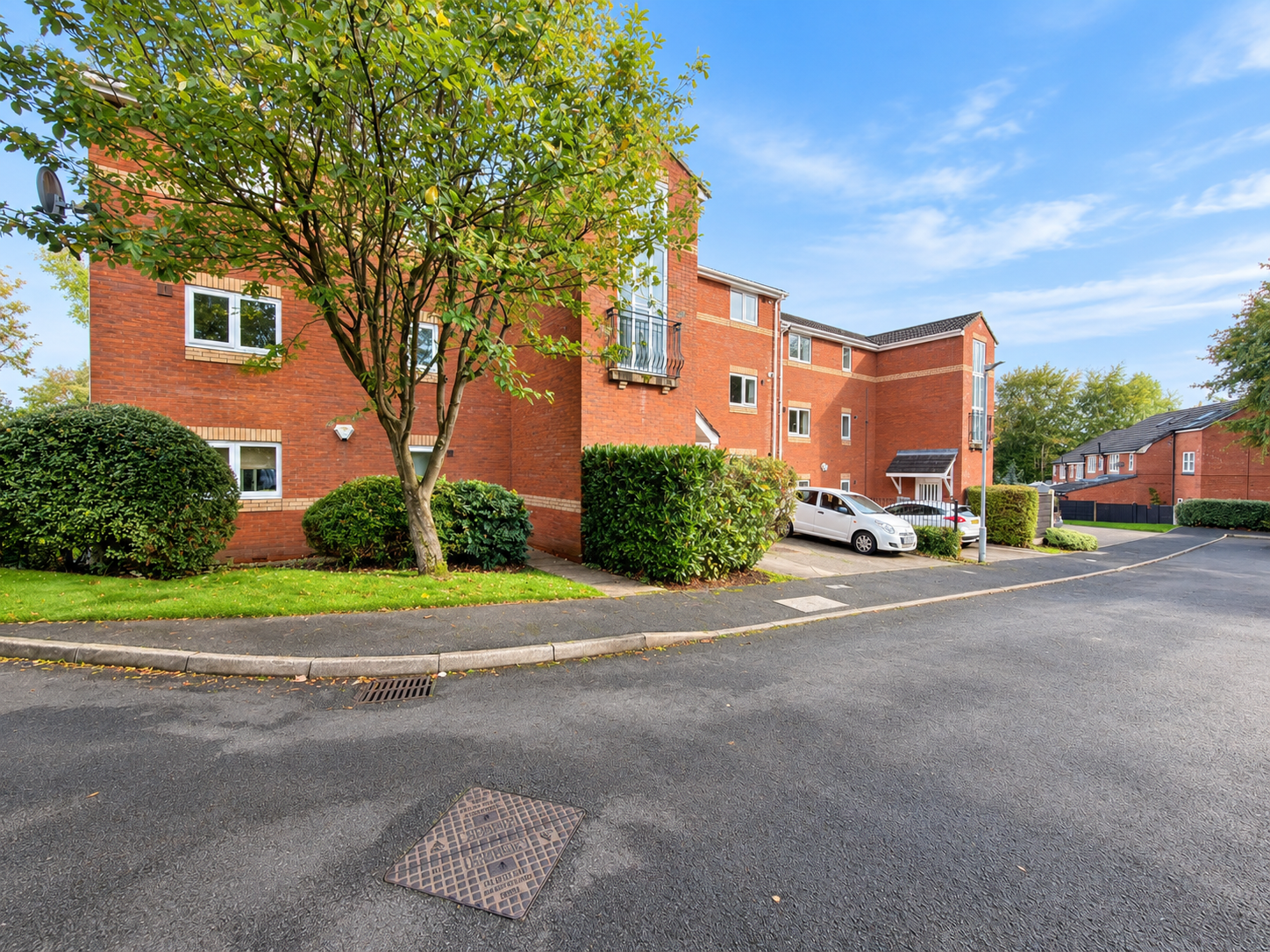 Flat for sale in Stockport, Millstone Close, Bredbury, Stockport, SK6 1DL