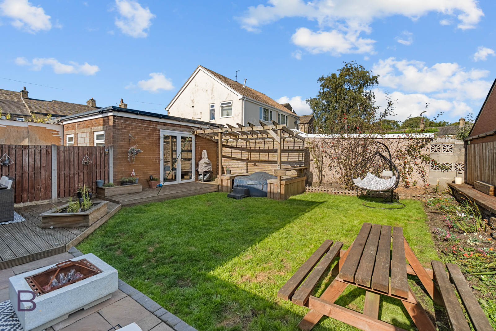 Detached House for sale in Bradford, Abb Scott Lane, Low Moor, Bradford, BD12 0HA, 1012 m²