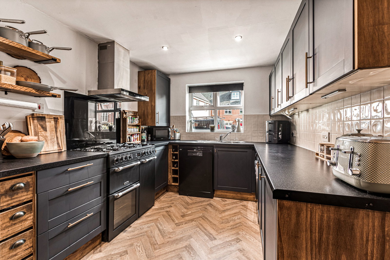 Town House for sale in Hinckley, Fosse Close, Burbage, LE10 2EH, 1499 m²