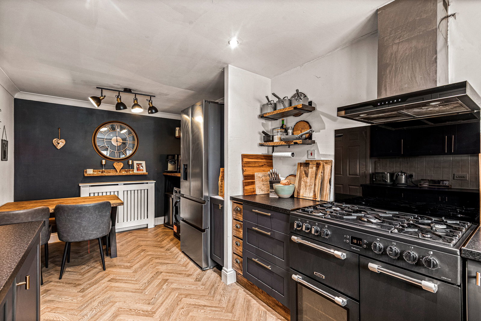 Town House for sale in Hinckley, Fosse Close, Burbage, LE10 2EH, 1499 m²