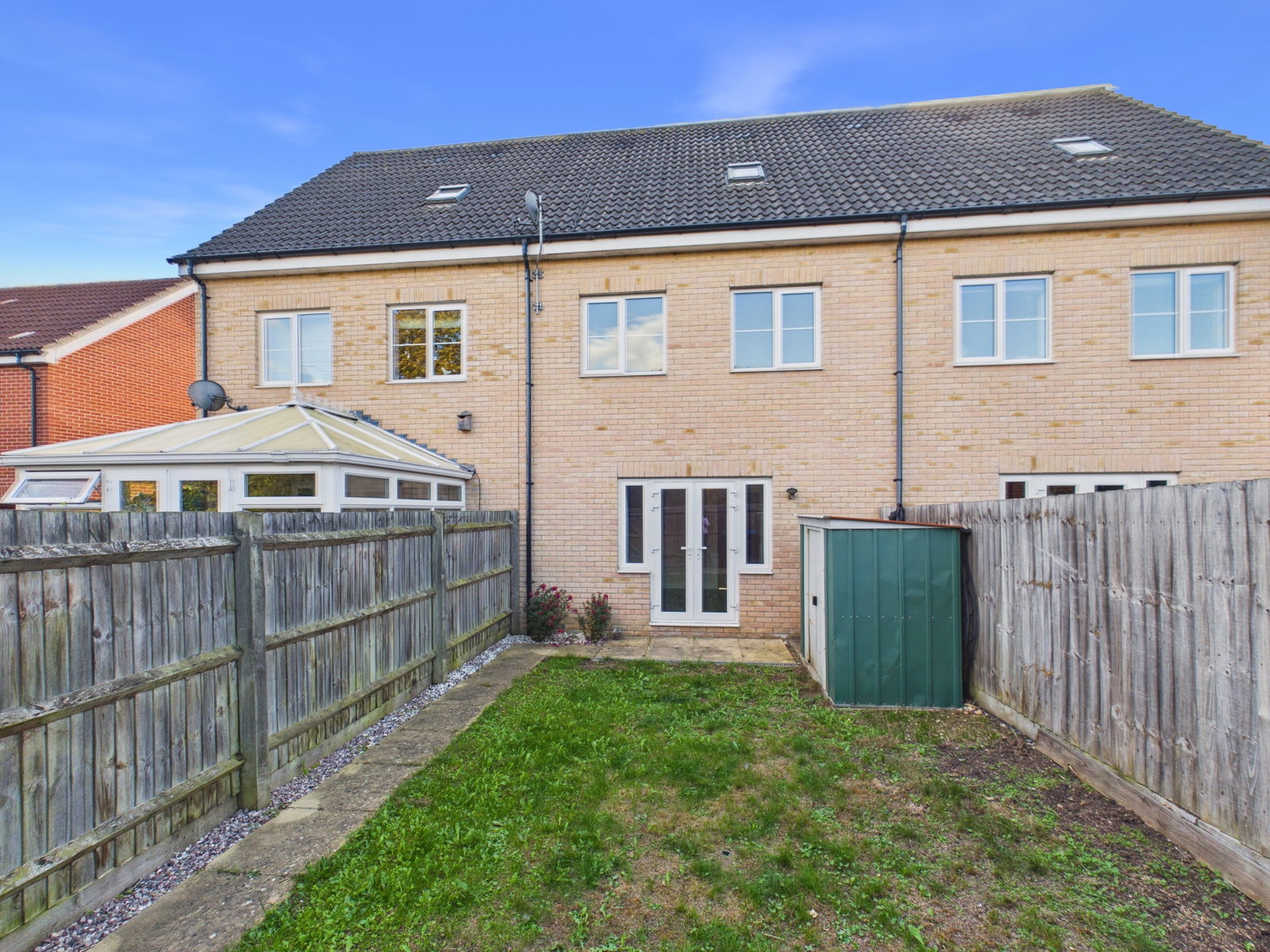 Terraced House for sale in Stowmarket, Osprey Drive, Stowmarket, 1151 m²