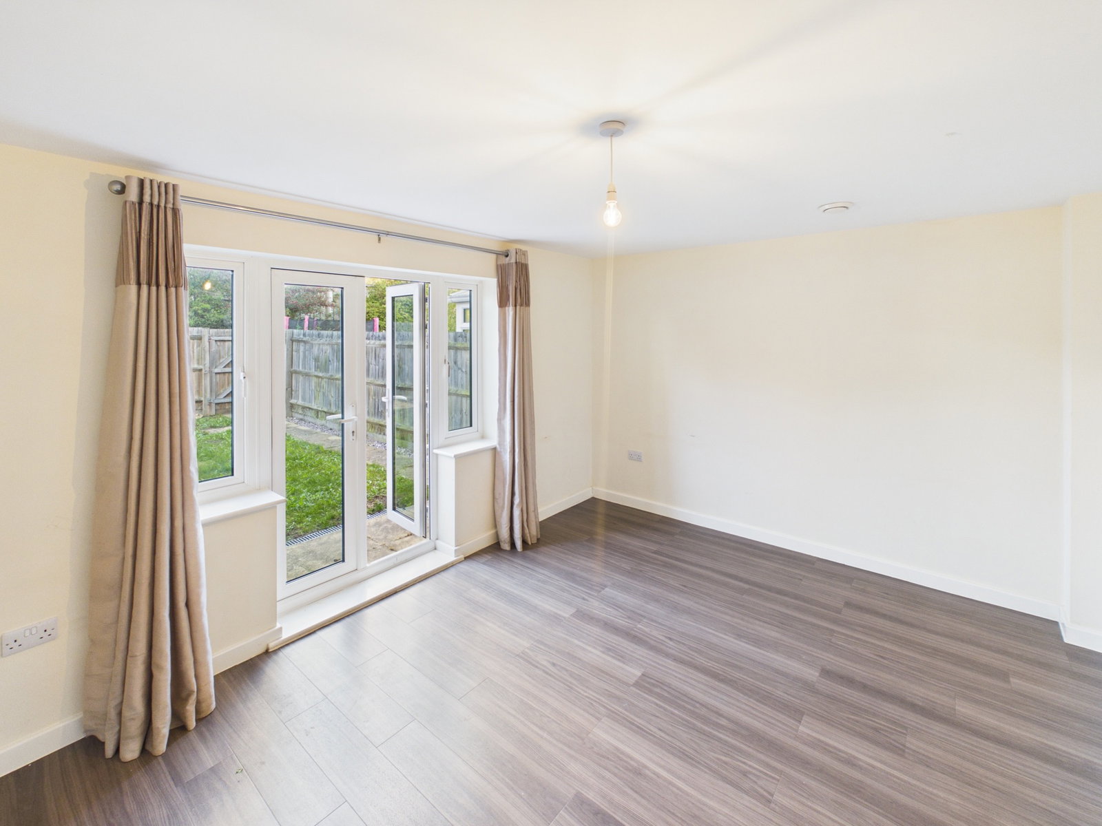Terraced House for sale in Stowmarket, Osprey Drive, Stowmarket, 1151 m²