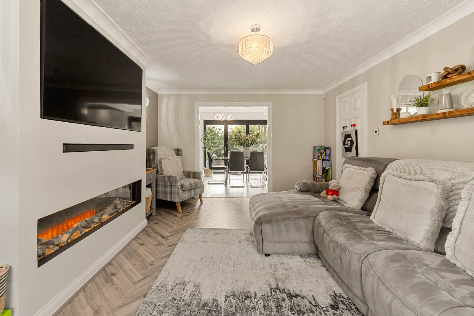 Detached House for sale in Bradford, Cropredy Close, Queensbury