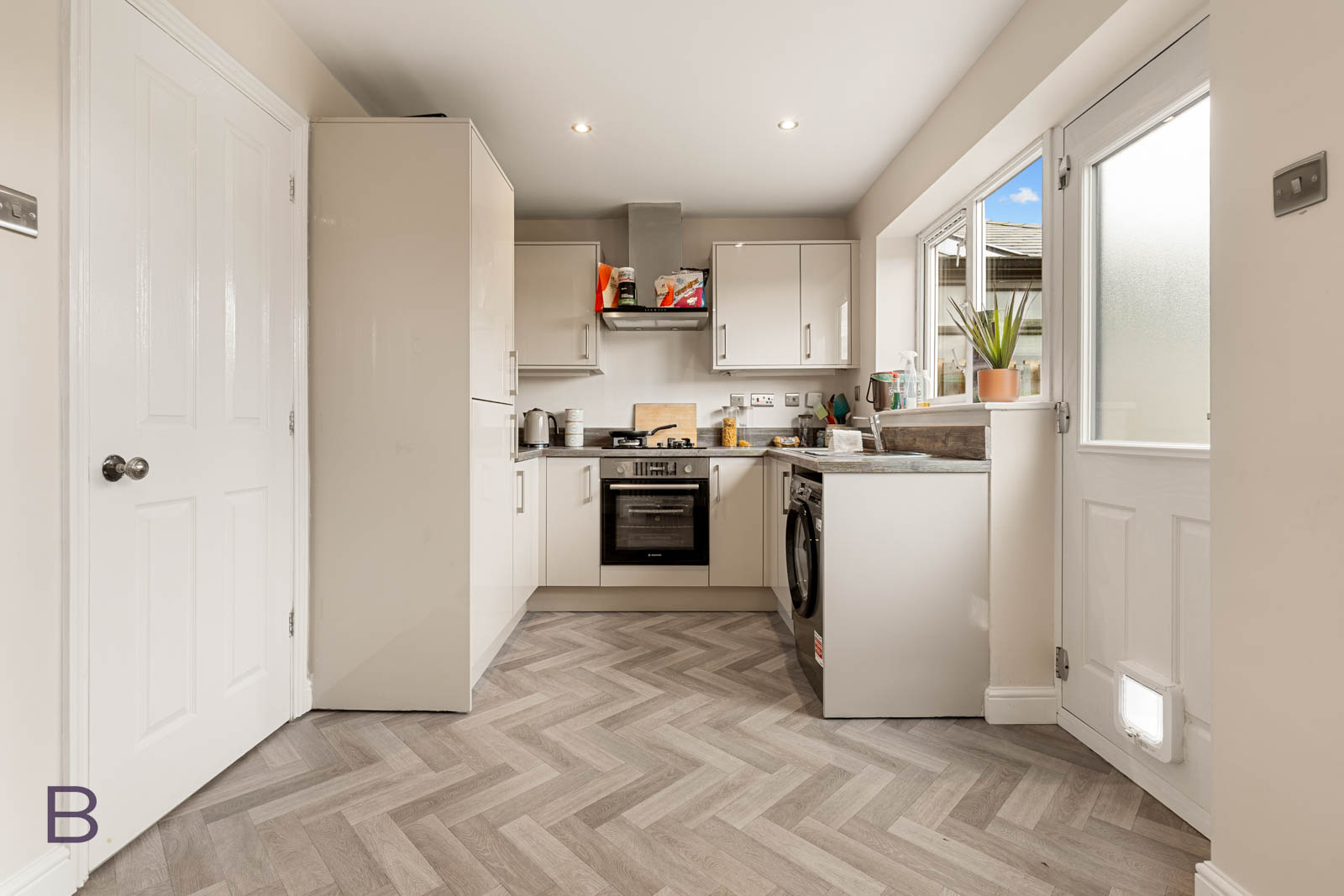 Semi Detached House for sale in Halifax, Hall Stone Court, Shelf, Halifax, HX3 7NY, 904 m²