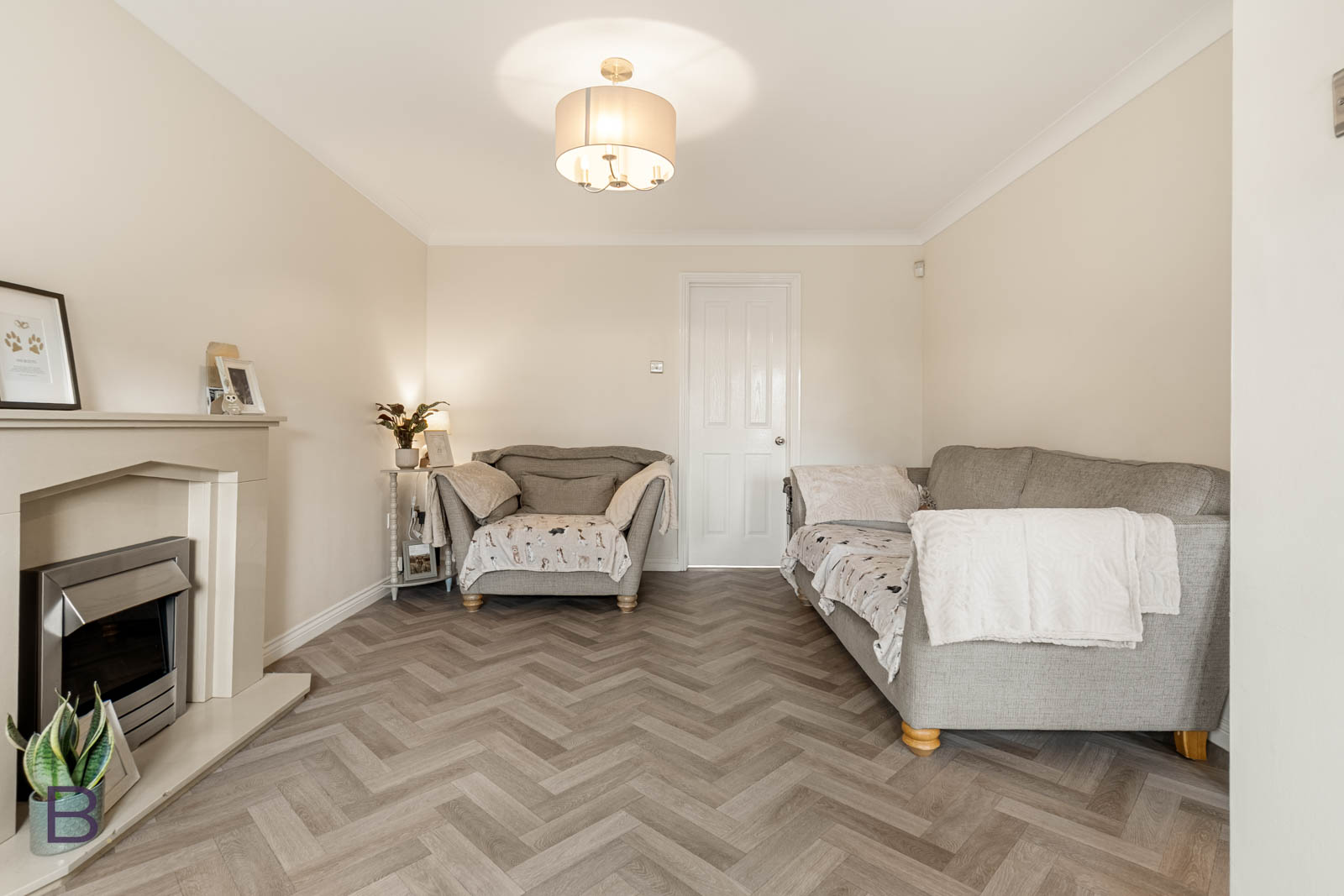 Semi Detached House for sale in Halifax, Hall Stone Court, Shelf, Halifax, HX3 7NY, 904 m²