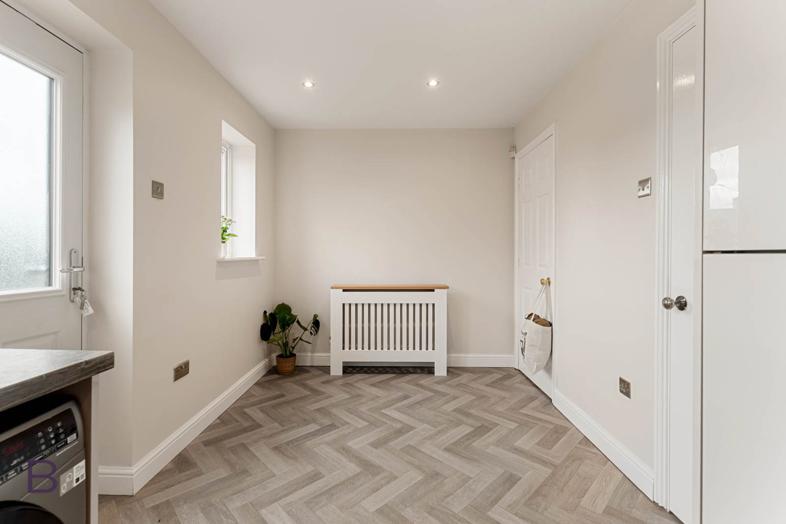 Semi Detached House for sale in Halifax, Hall Stone Court, Shelf, Halifax, HX3 7NY, 904 m²