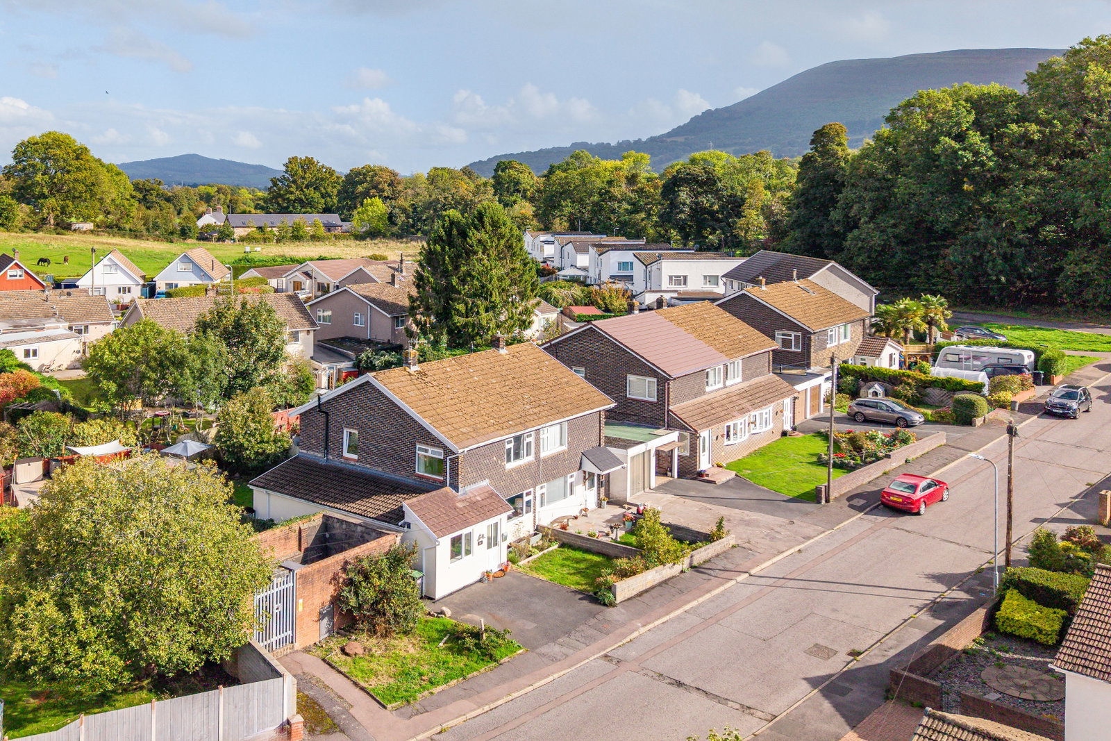 Semi Detached House for sale in Abergavenny, Kennelwood, Gilwern