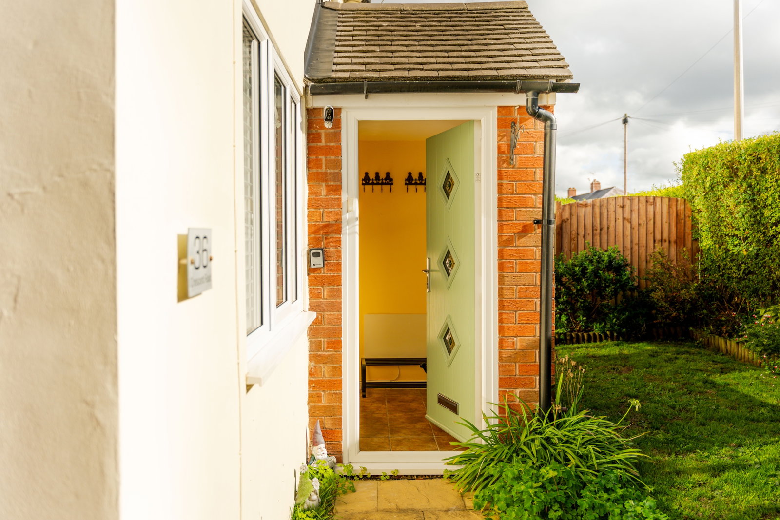 Semi Detached House for sale in Congleton, Crescent Road, Congleton, CW12 4BG, 919 m²