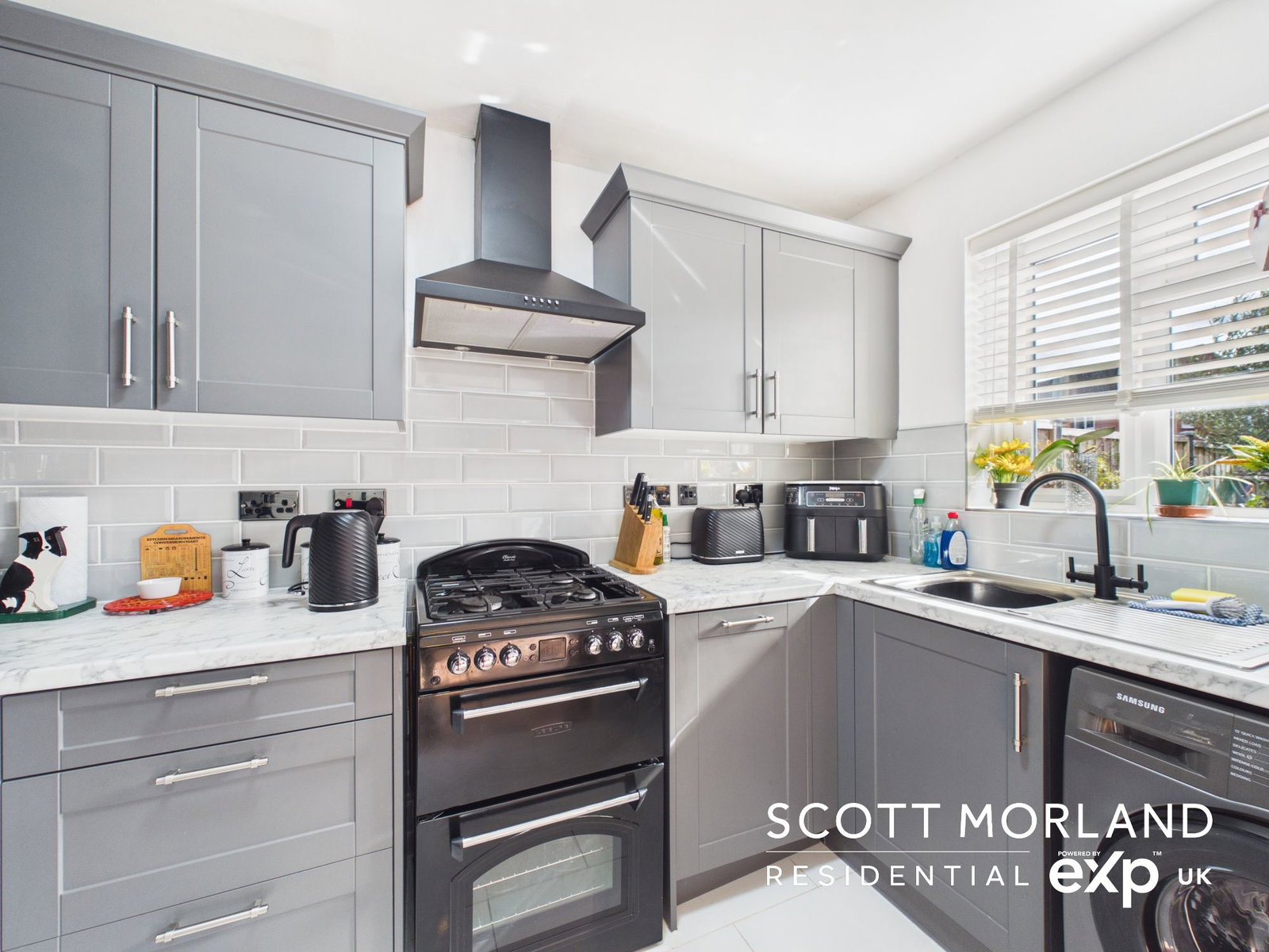 End Of Terrace House for sale in Basingstoke, Breadels Field, Beggarwood, Basingstoke, RG22 4RZ