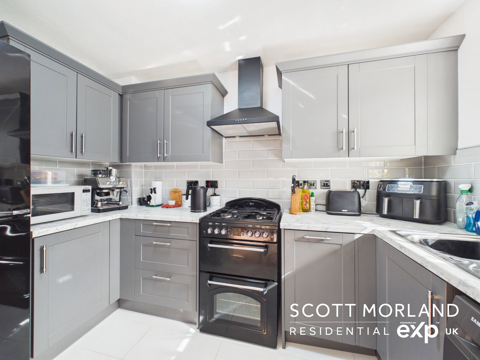 End Of Terrace House for sale in Basingstoke, Breadels Field, Beggarwood, Basingstoke, RG22 4RZ