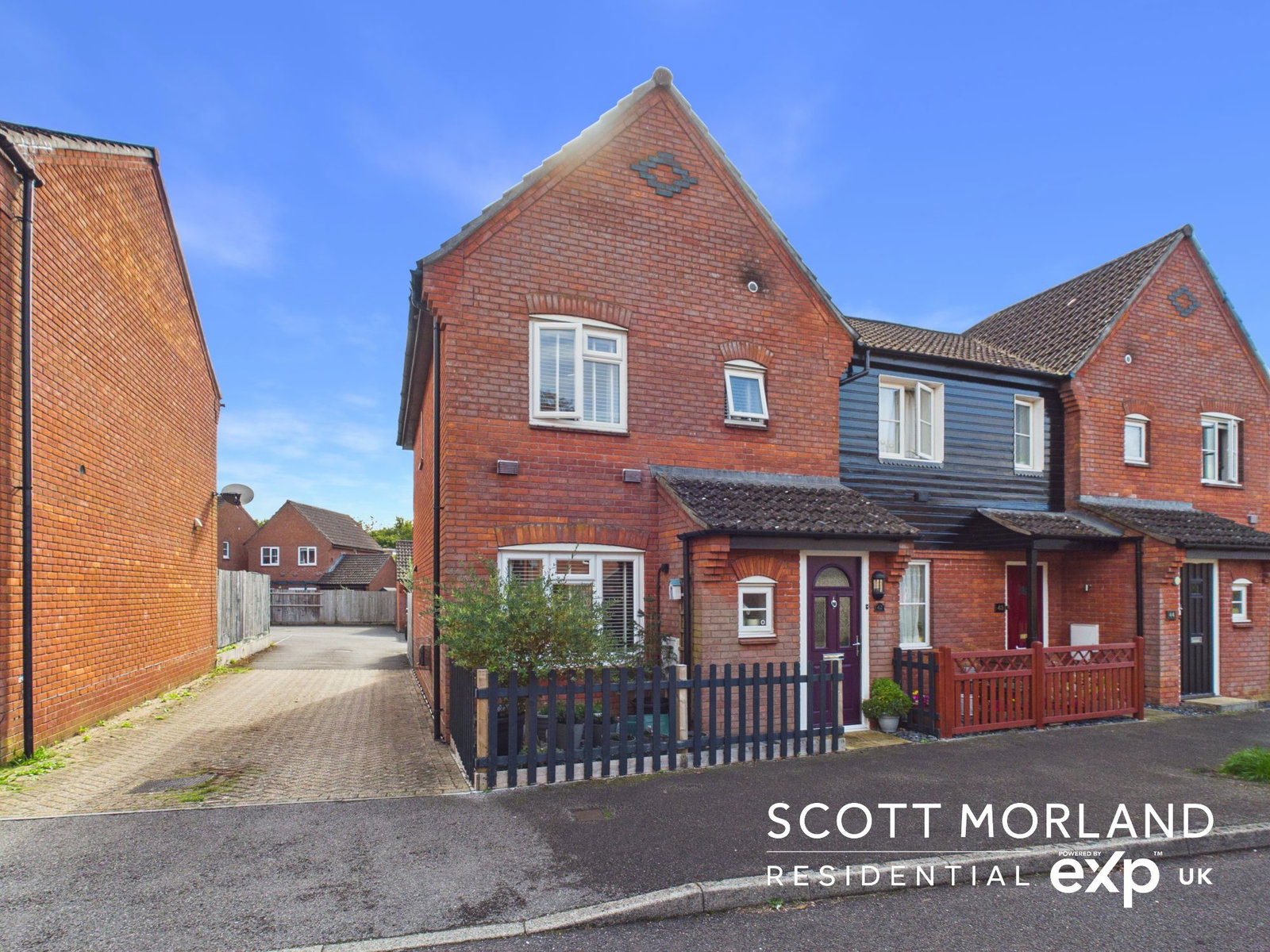 End Of Terrace House for sale in Basingstoke, Breadels Field, Beggarwood, Basingstoke, RG22 4RZ