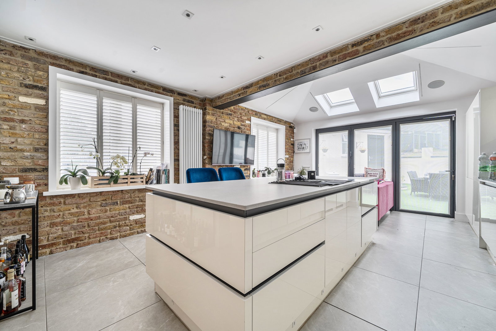 End Of Terrace House for sale in Borehamwood, Stapleton Road, Borehamwood, WD6