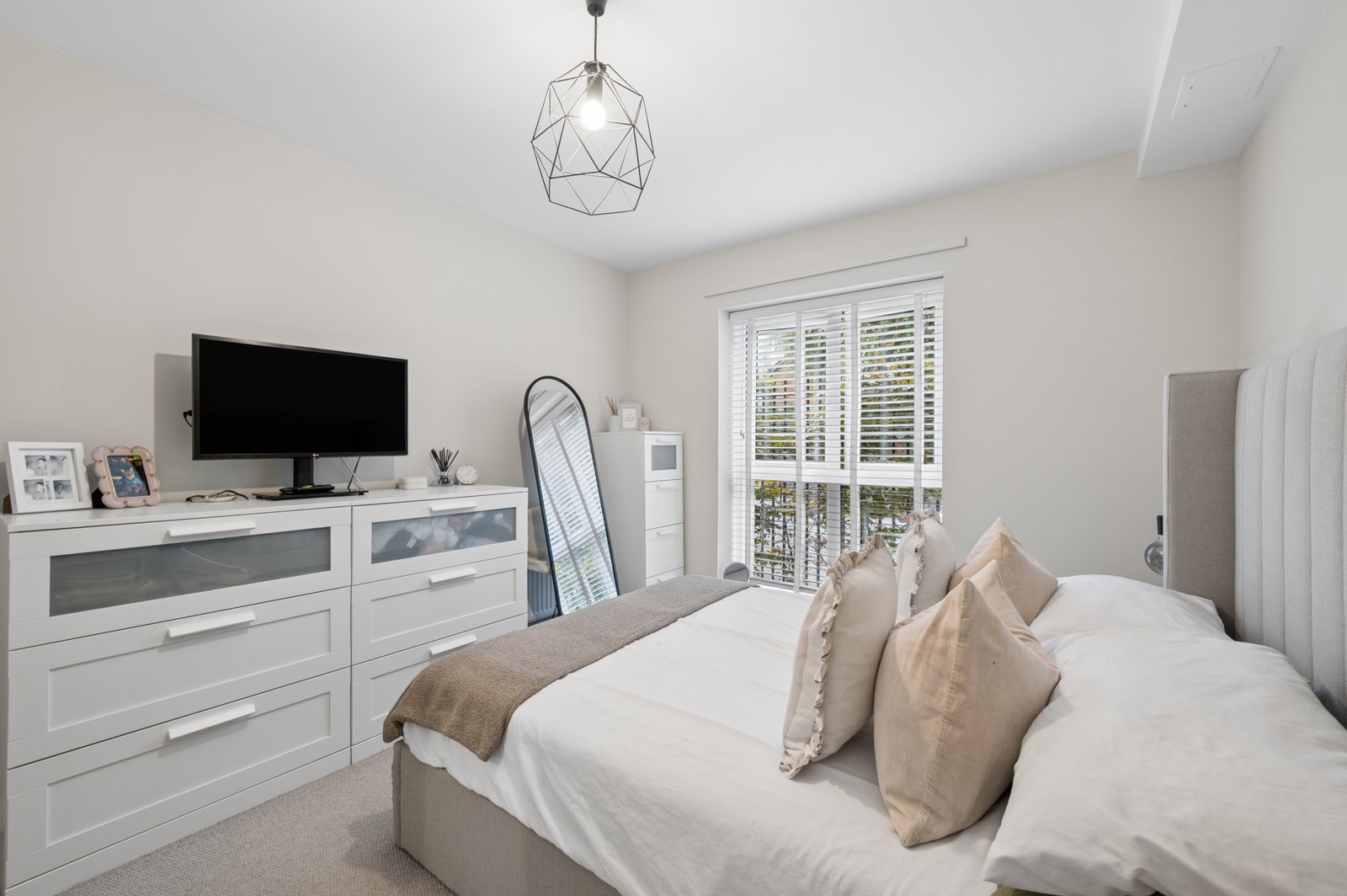 Flat for sale in Stockport, Belmont Way, Heaton Norris, Stockport, SK4 1BL, 525 m²