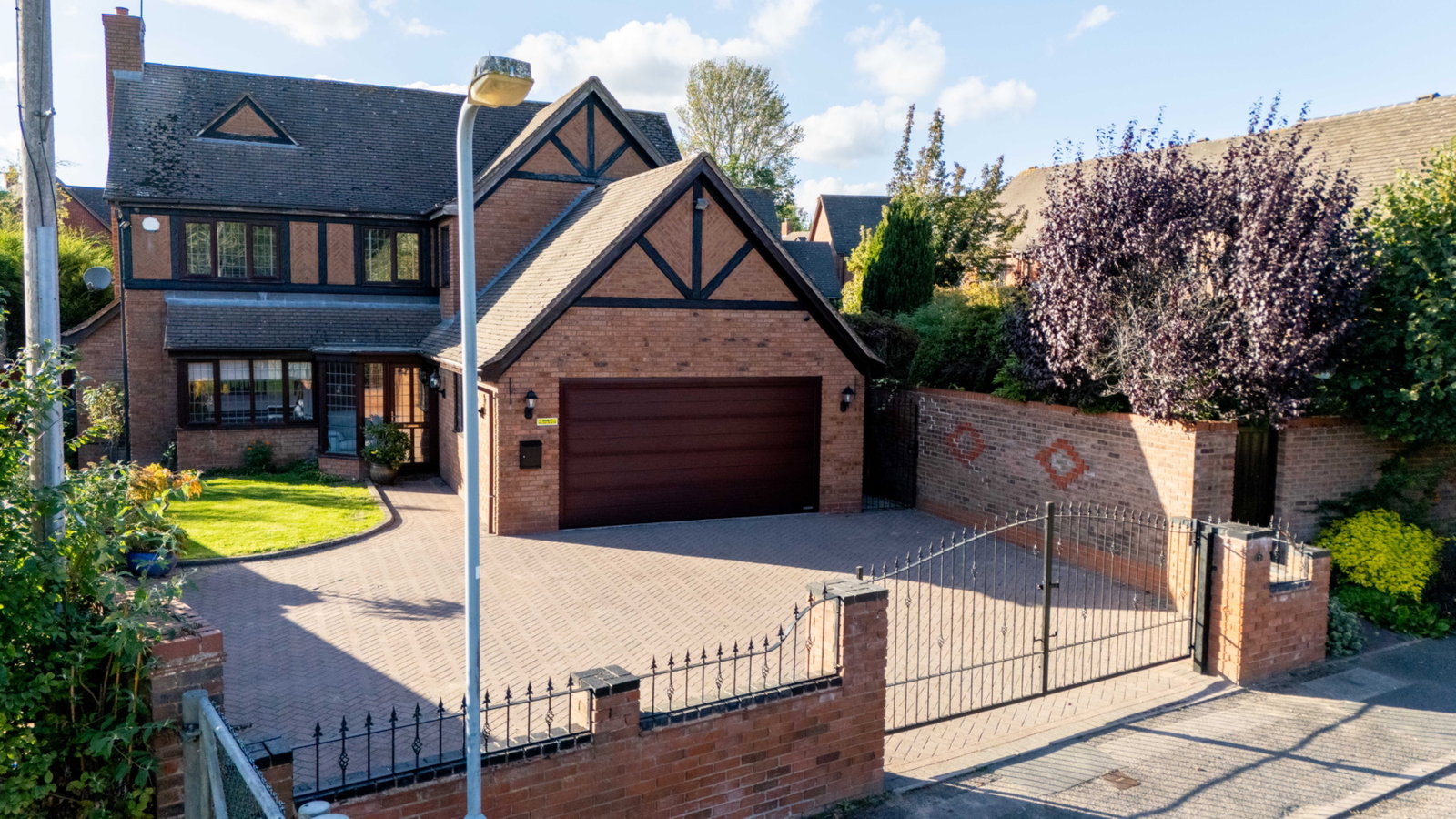 Detached House for sale in Sutton Coldfield, Oldacre Close, Sutton Coldfield, B76 1WF