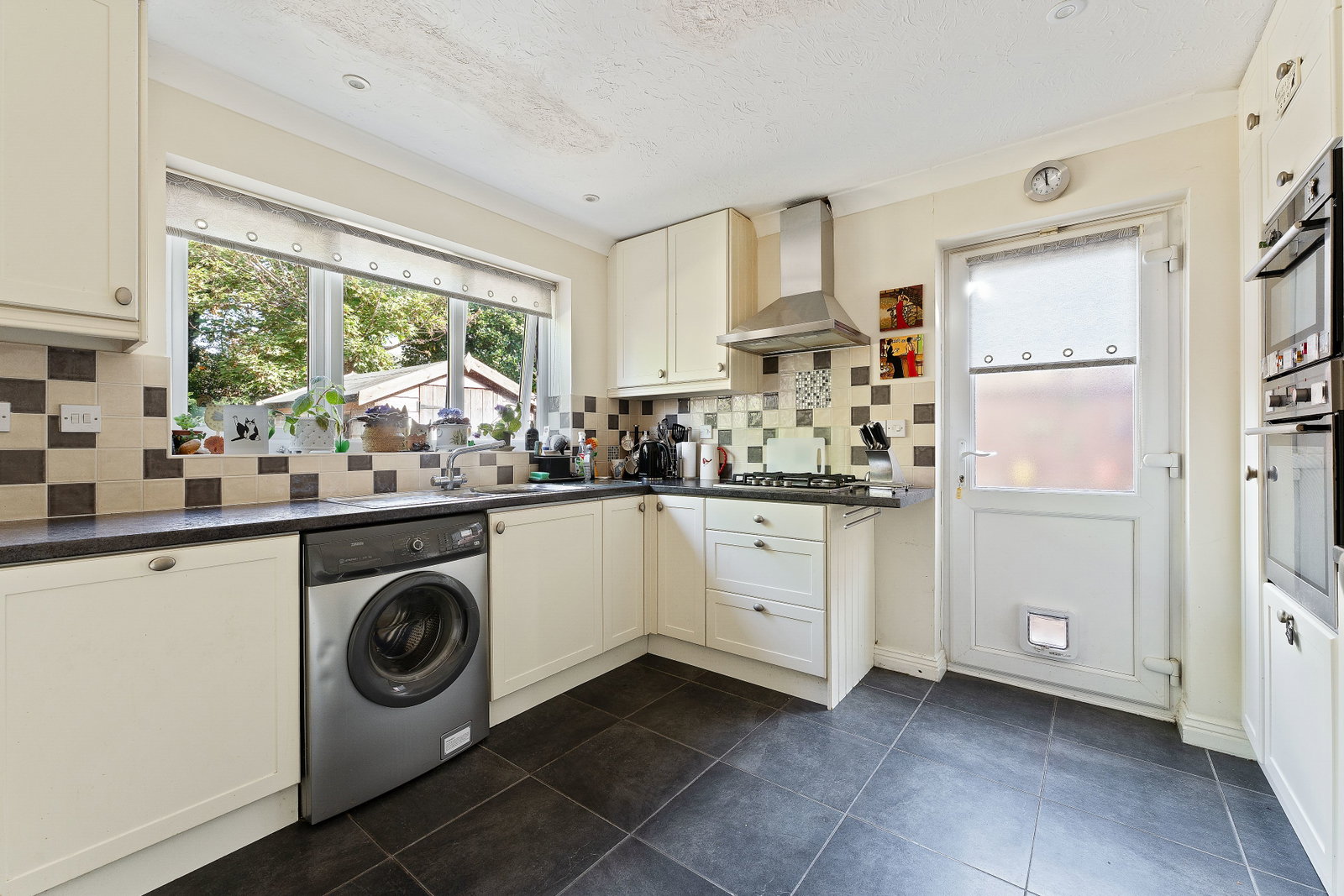 Detached House for sale in Salisbury, Myrrfield Road, Bishopdown, Salisbury, SP1, 1388 m²