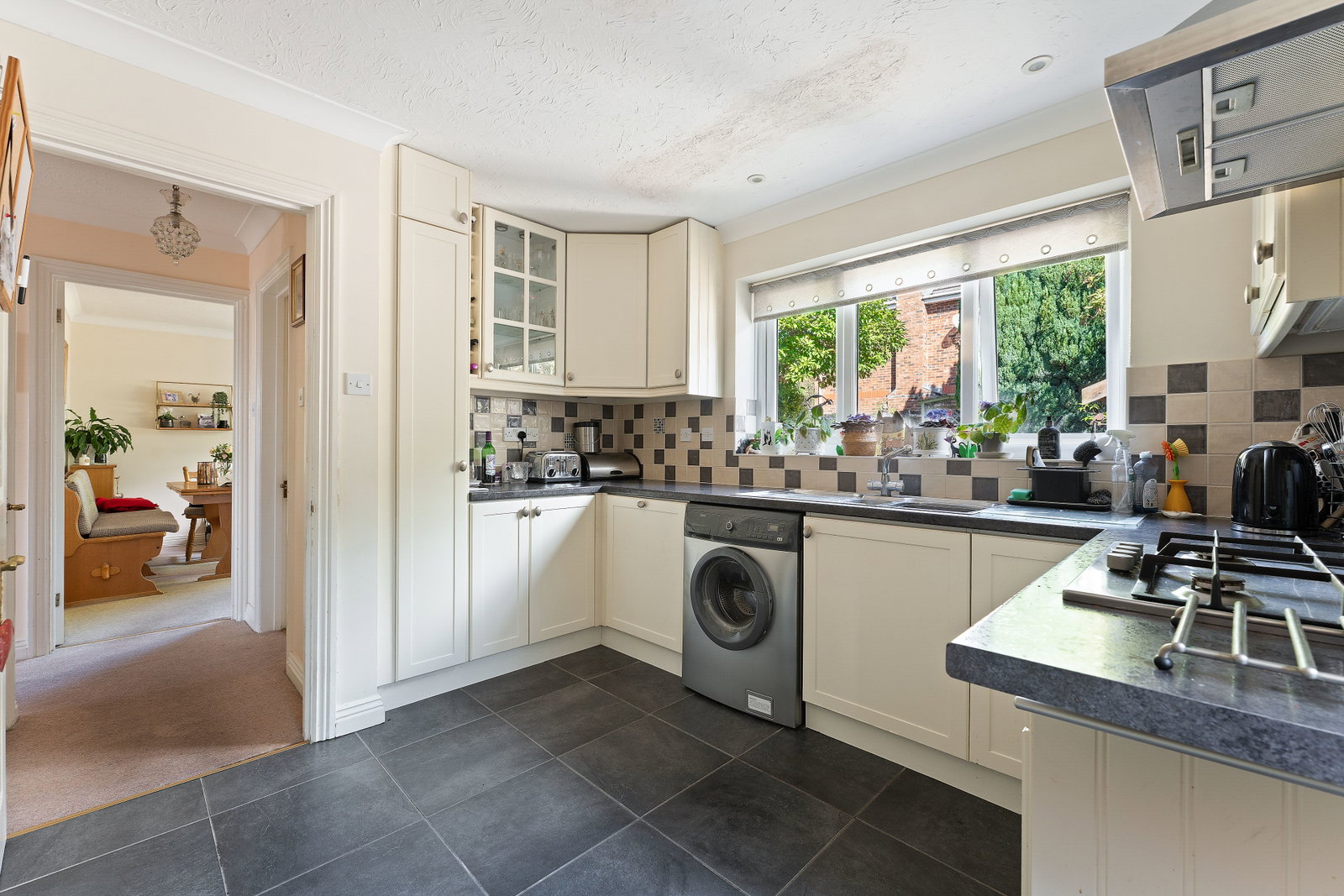 Detached House for sale in Salisbury, Myrrfield Road, Bishopdown, Salisbury, SP1, 1388 m²
