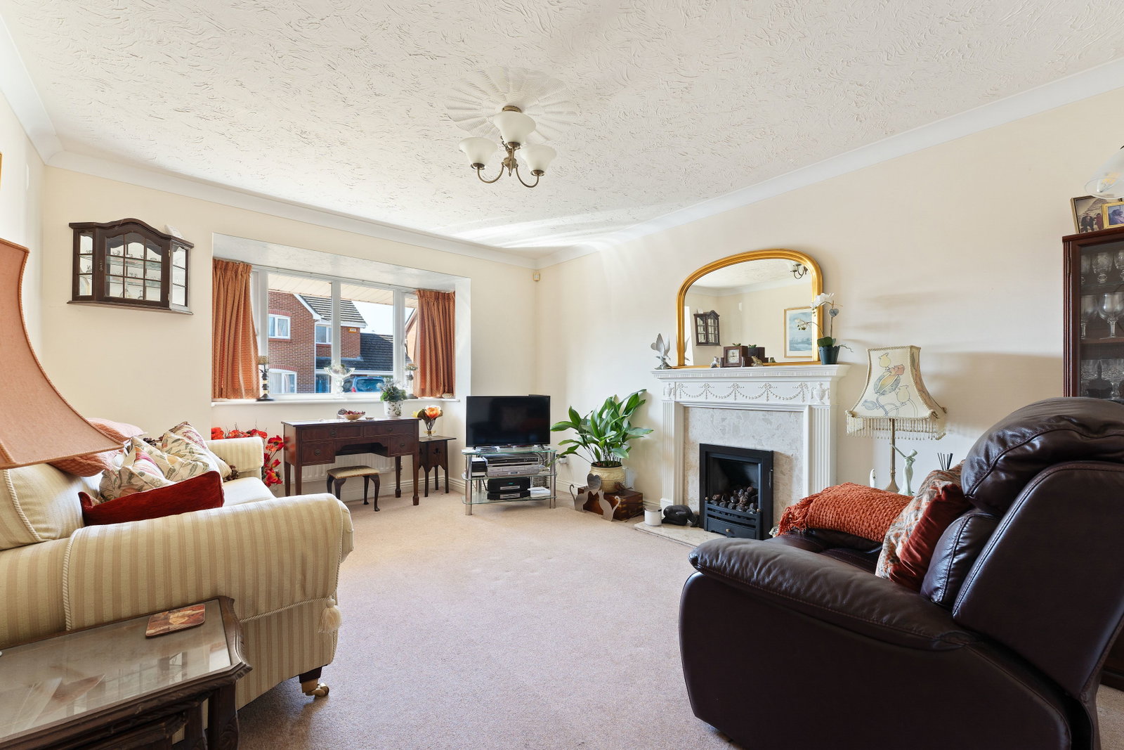 Detached House for sale in Salisbury, Myrrfield Road, Bishopdown, Salisbury, SP1, 1388 m²