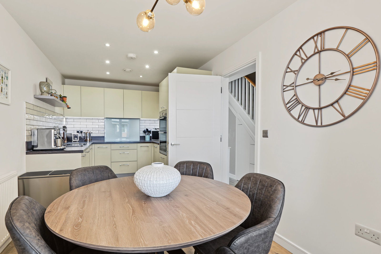 Semi Detached House for sale in Snodland, Manley Boulevard, Snodland, ME6 5SD, 1309 m²