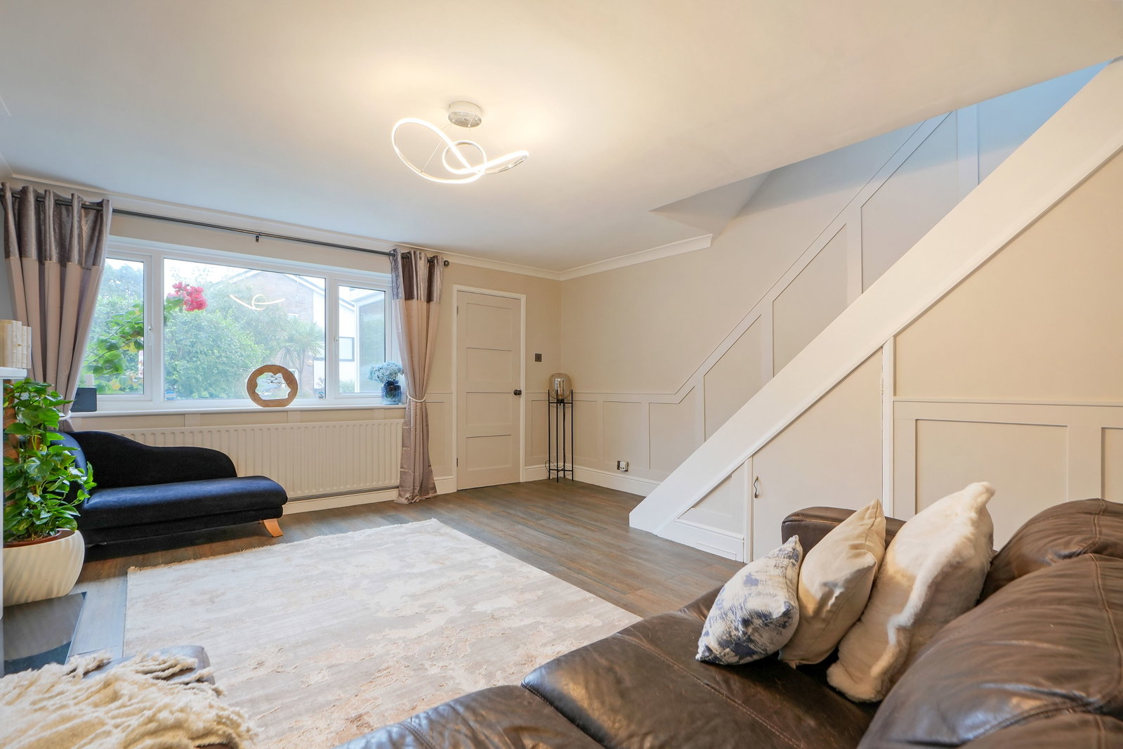 Semi Detached House for sale in Sheffield, Eden Drive, Loxley S6, 746 m²