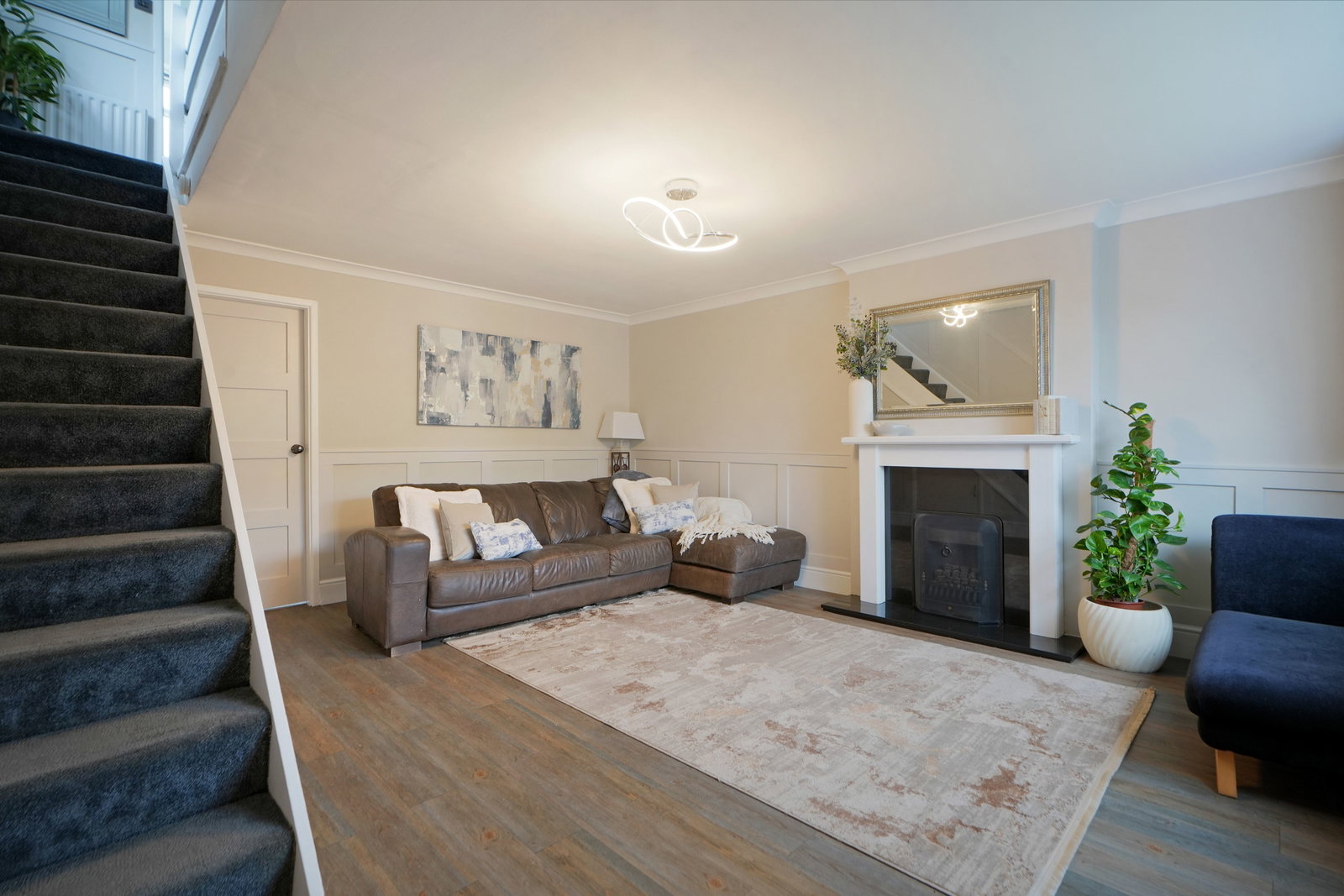 Semi Detached House for sale in Sheffield, Eden Drive, Loxley S6, 746 m²