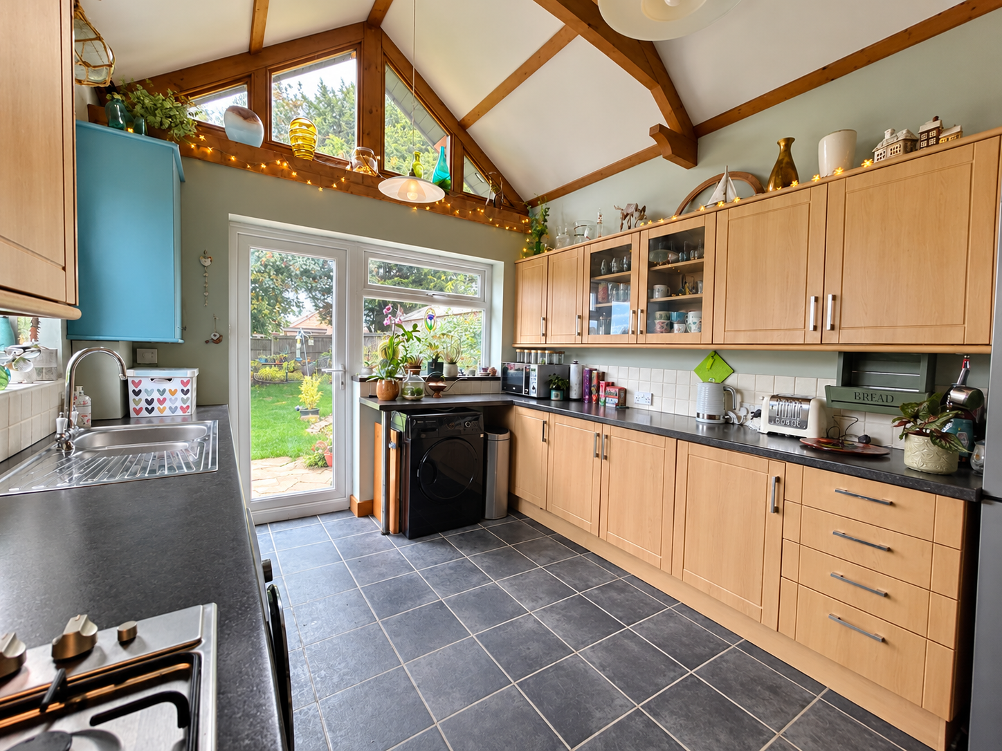 Semi Detached House for sale in Leicester, Central Avenue, Syston, Leicester, LE7 2EF