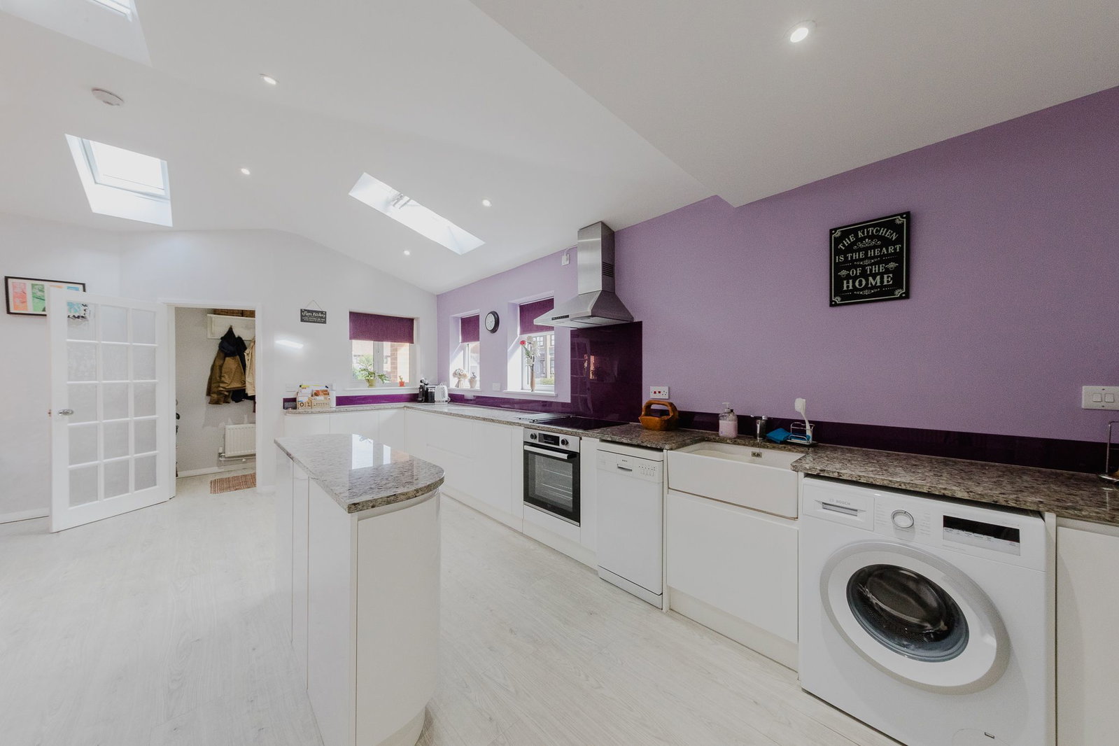 Detached House for sale in Milton Keynes, Bushey Bartrams, Shenley Brook End, Milton Keynes, MK5, 1335 m²