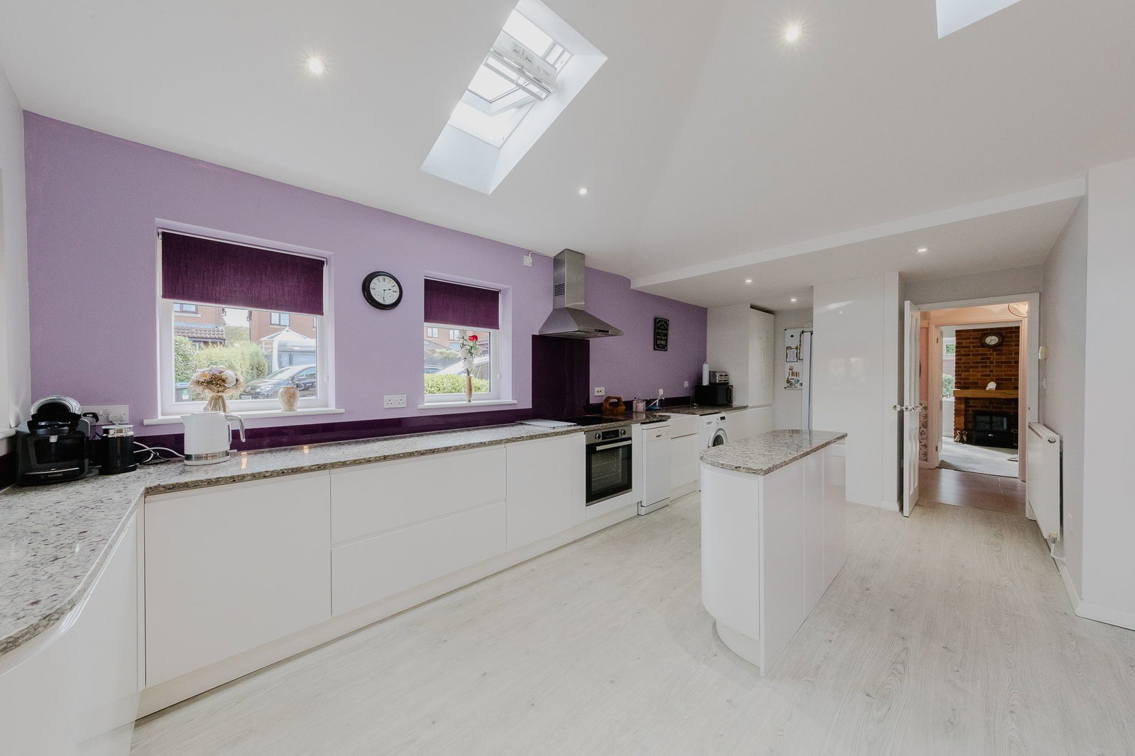 Detached House for sale in Milton Keynes, Bushey Bartrams, Shenley Brook End, Milton Keynes, MK5, 1335 m²
