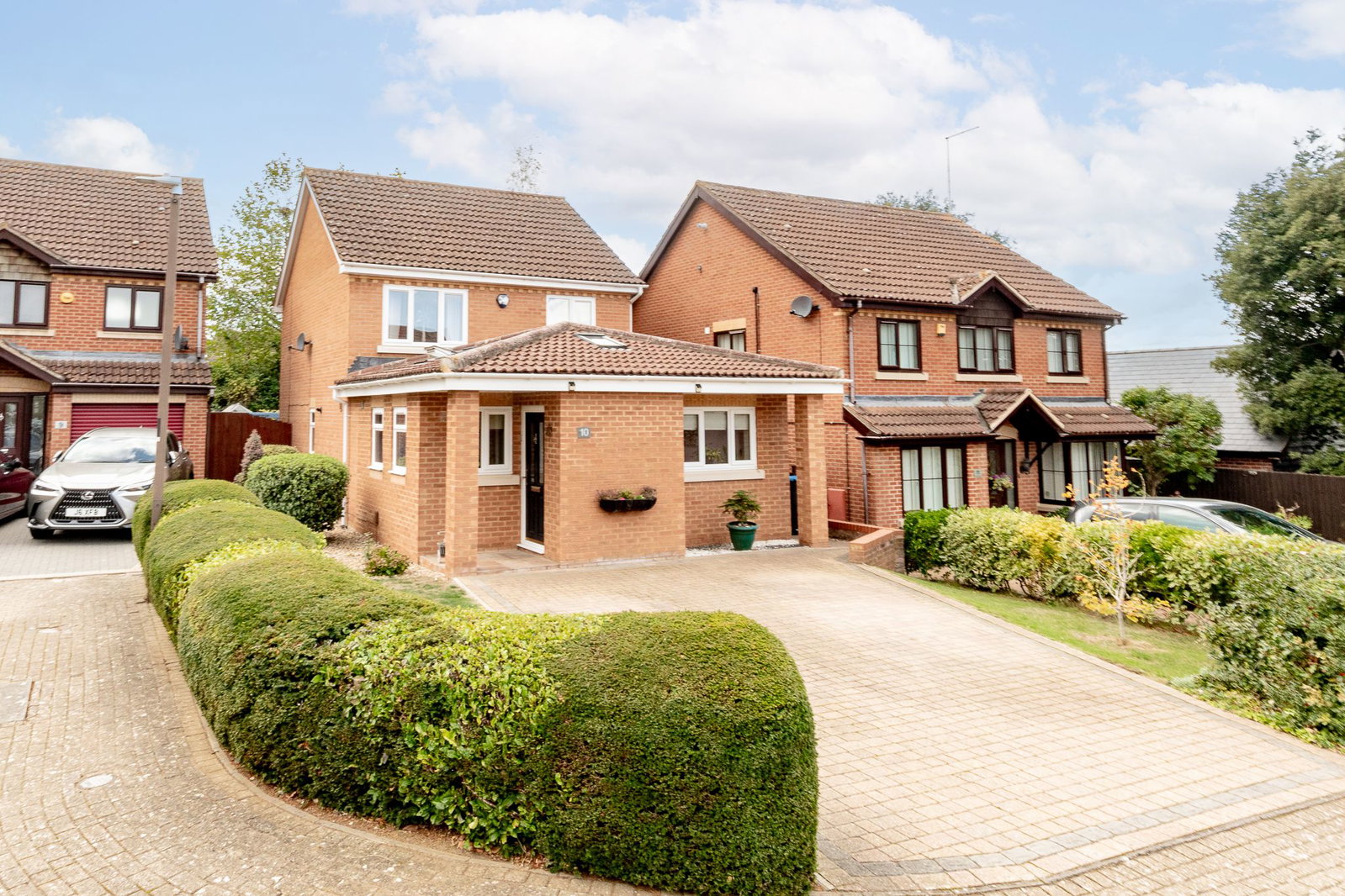 Detached House for sale in Milton Keynes, Bushey Bartrams, Shenley Brook End, Milton Keynes, MK5, 1335 m²