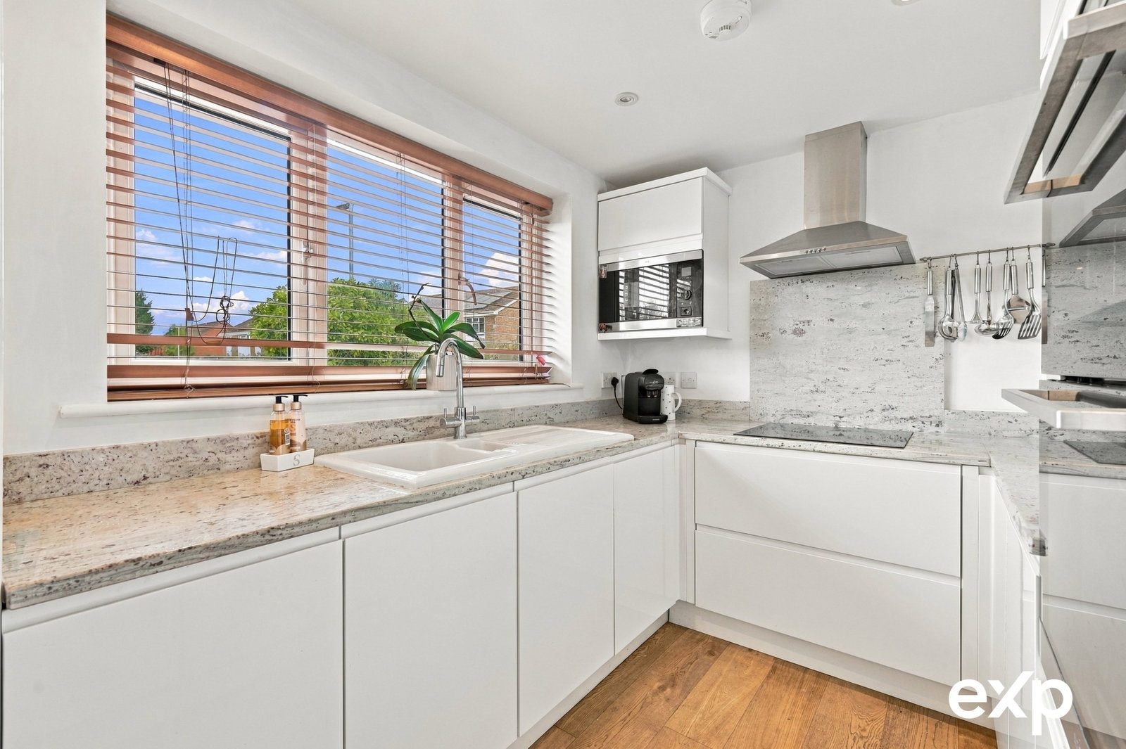 Terraced Bungalow for sale in Romney Marsh, King Street, Romney Marsh, TN29, 7713 m²