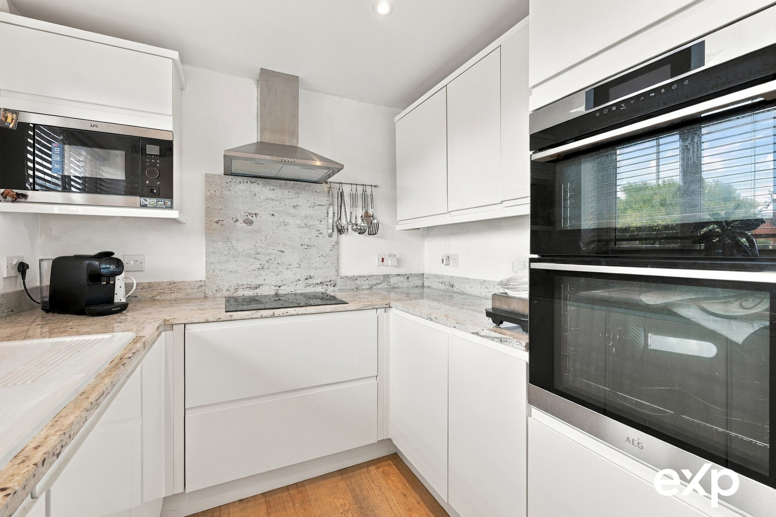 Terraced Bungalow for sale in Romney Marsh, King Street, Romney Marsh, TN29, 7713 m²