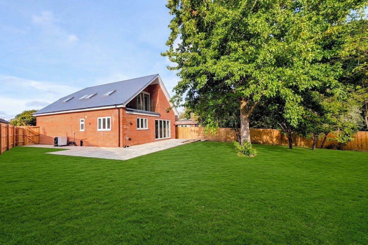 Detached House for sale in Bournemouth, Headswell Crescent, Bournemouth, BH10 6LH, 1600 m²