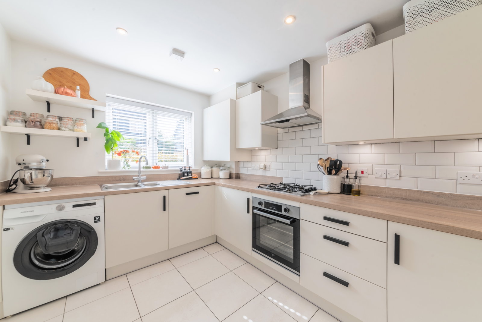 Semi Detached House for sale in Sittingbourne, Haffenden Avenue, Sittingbourne, ME10 3FQ