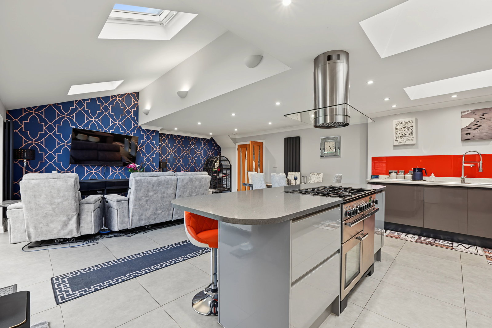 Semi Detached House for sale in Sittingbourne, Doubleday Drive, Bapchild, Sittingbourne, ME9 9PJ