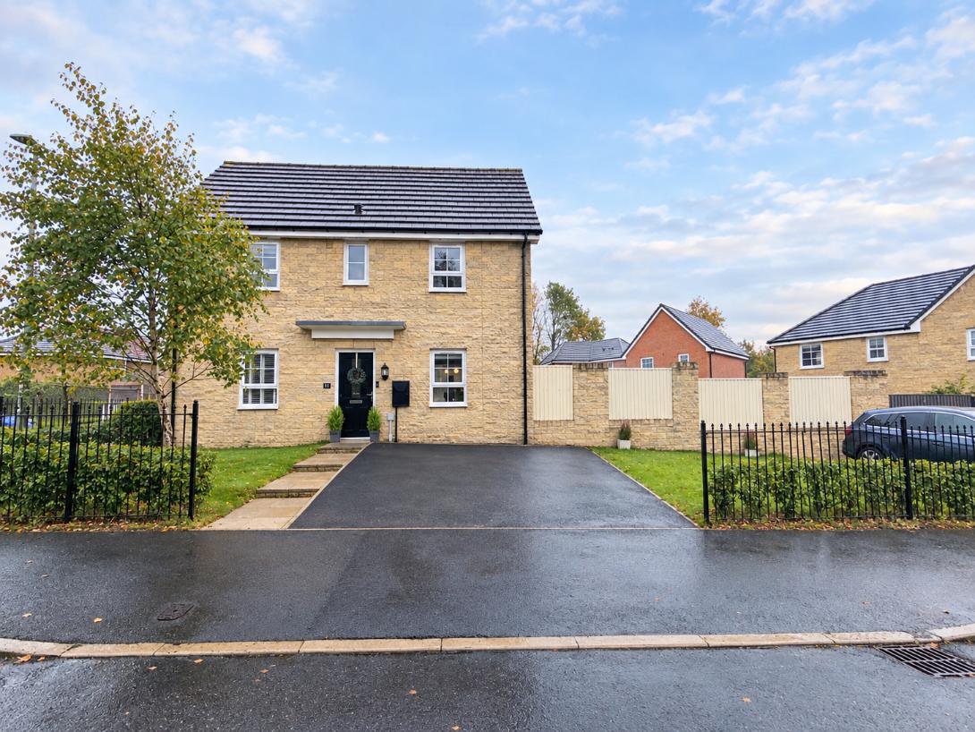 Semi Detached House for sale in Hyde, Milverton Avenue, Hyde, SK14 3LG