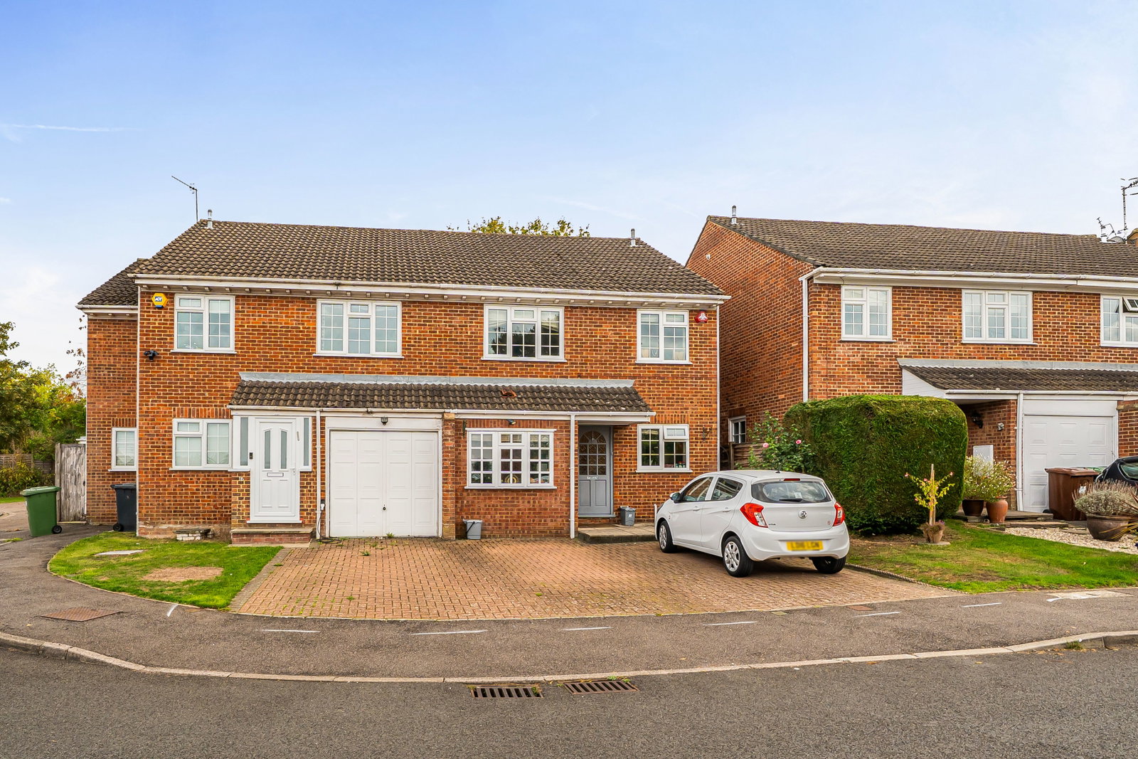 Semi Detached House for sale in Bushey, The Squirrels, Bushey, WD23