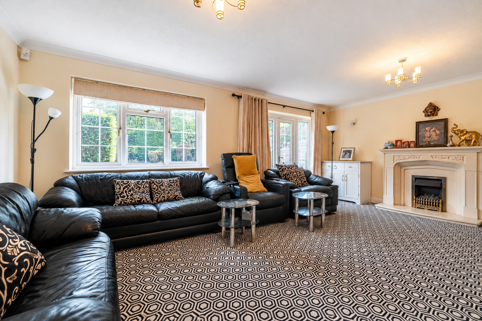 Semi Detached House for sale in Bushey, The Squirrels, Bushey, WD23