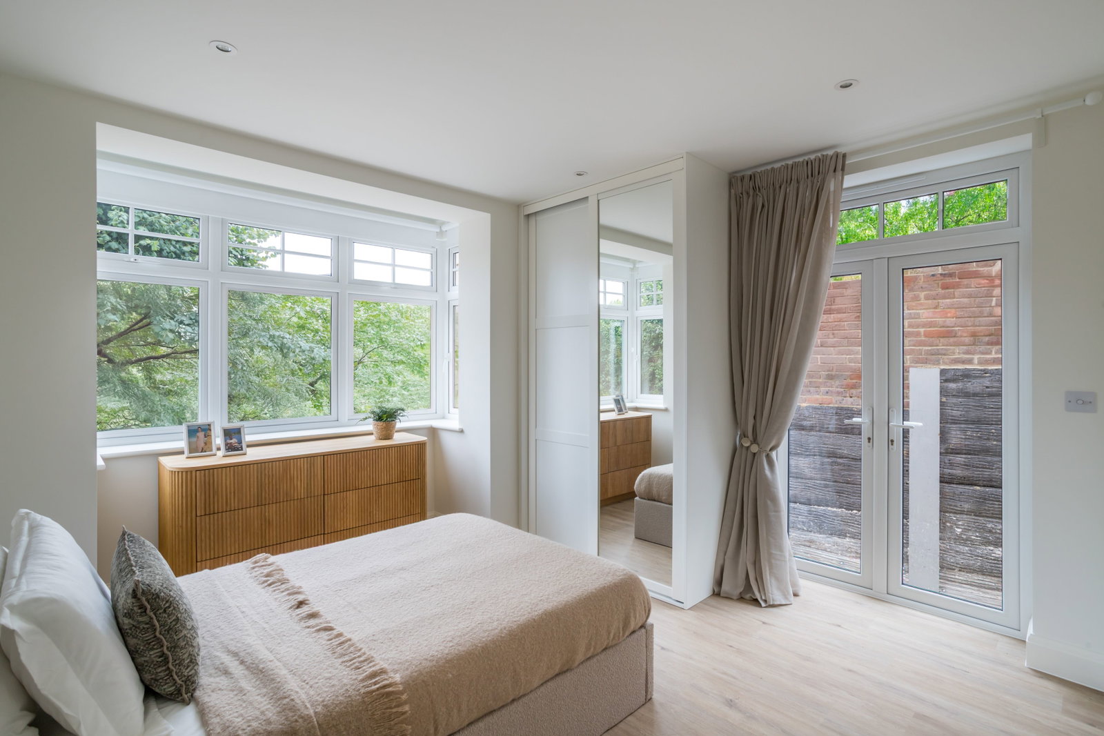 Flat for sale in South Croydon, Flat 2, Brompton House, 18 Brambledown Road, Sanderstead, CR2 0BL, 819 m²