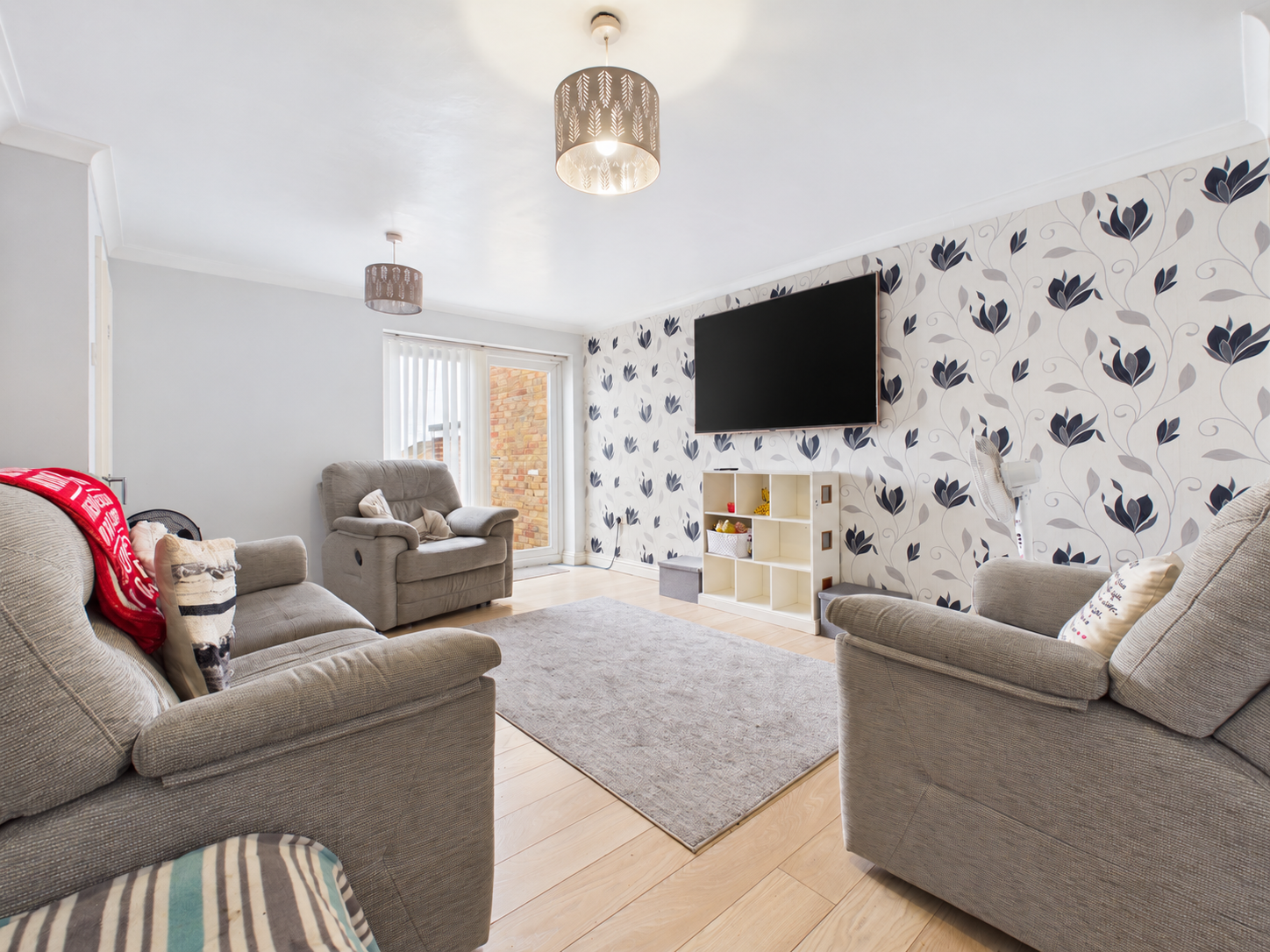 Terraced House for sale in Rochester, Southwark Road, Rochester, ME2 2SE, 857 m²