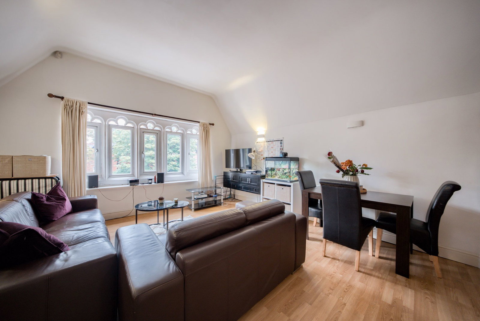 Flat for sale in Birmingham, Portland Court, Portland Road, Edgbaston, Birmingham, B16 9HS, 840 m²