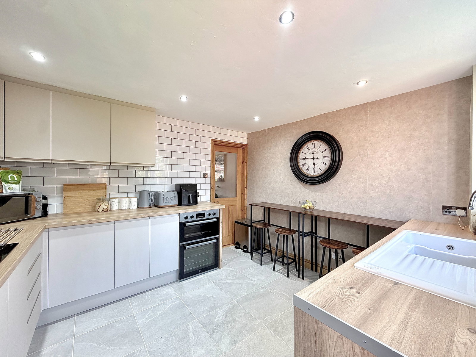 Terraced House for sale in Driffield, Thorndale Croft, Wetwang, Driffield, YO25 9XZ, 581 m²