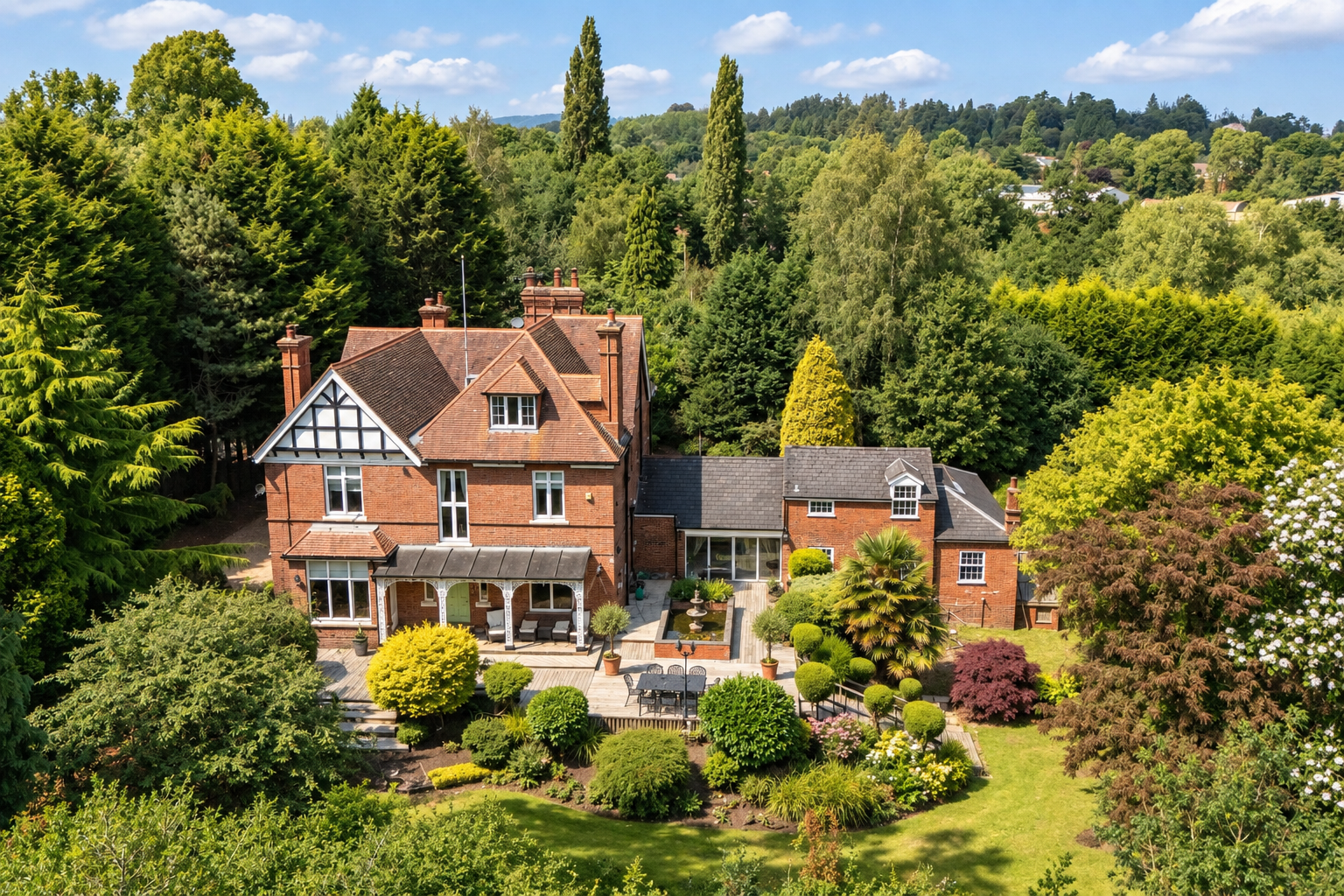 Detached House for sale in Kidderminster, Comberton Road, Kidderminster, DY10 4AA, 4992 m²