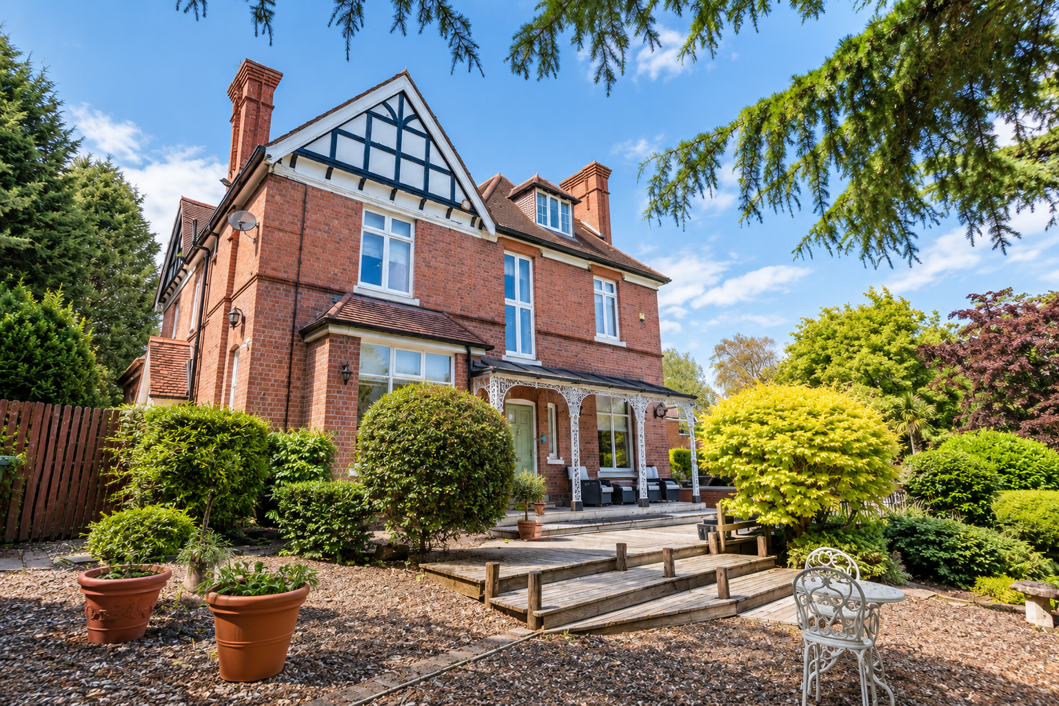 Detached House for sale in Kidderminster, Comberton Road, Kidderminster, DY10 4AA, 4992 m²