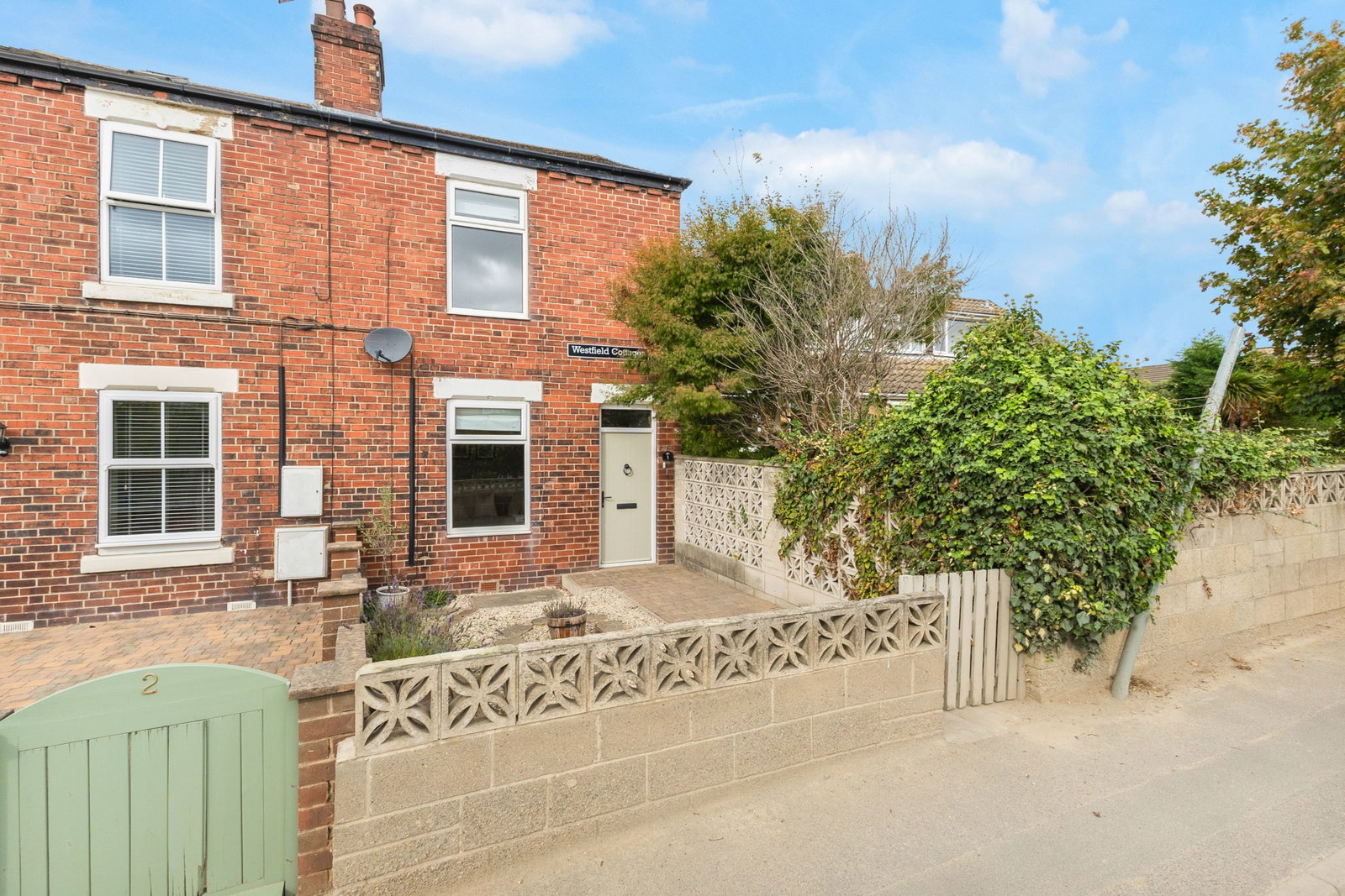 End Of Terrace House for sale in Pontefract, Westfield Cottages, Pontefract, 736 m²