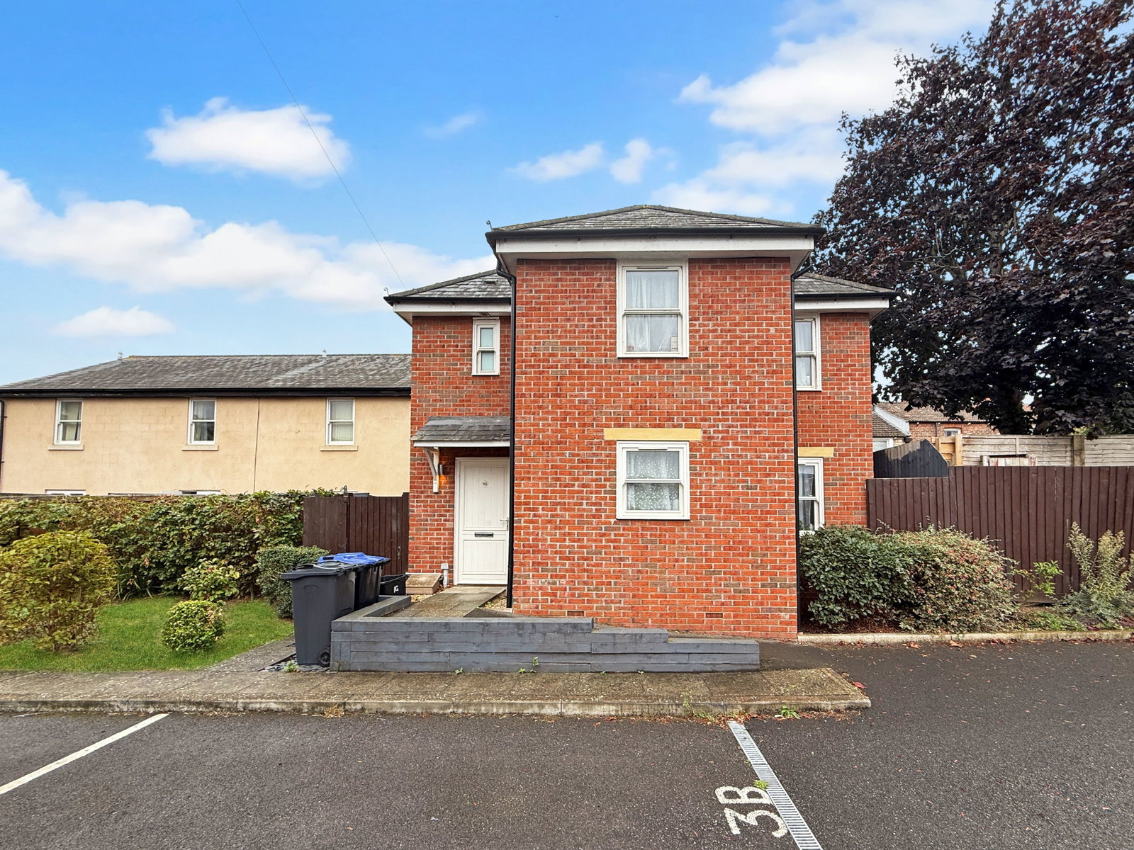 Detached House for sale in Trowbridge, Adcroft Drive, Trowbridge, BA14, 614 m²