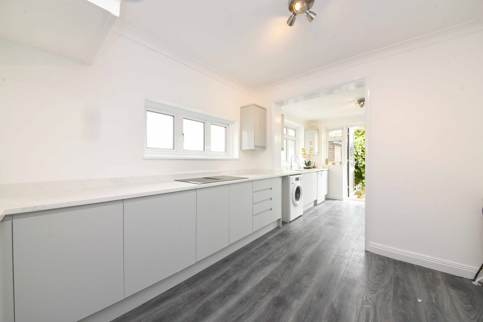 Detached House for sale in London, Farmleigh, London, N14 5QL, 1216 m²
