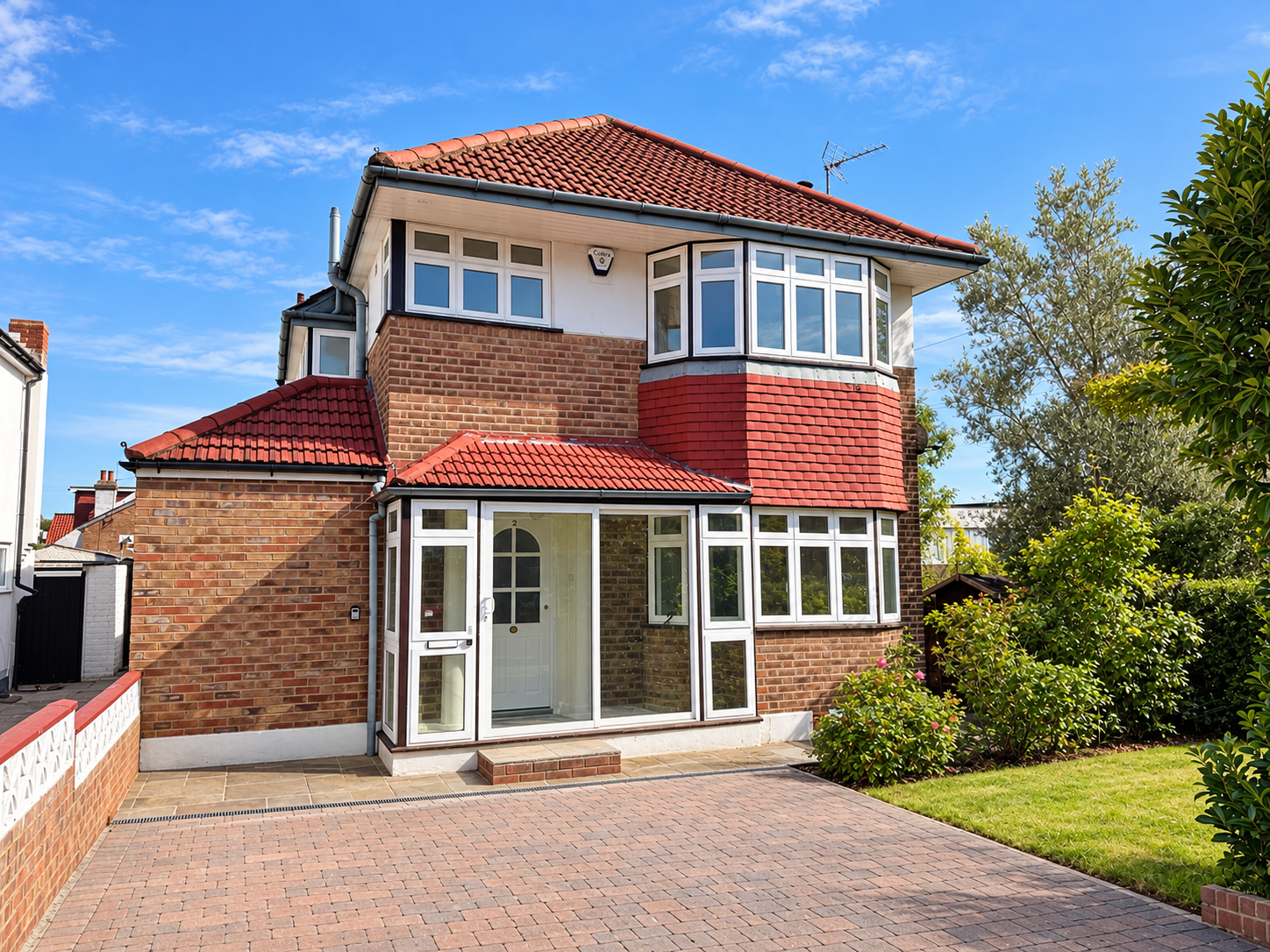 Detached House for sale in London, Farmleigh, London, N14 5QL, 1216 m²
