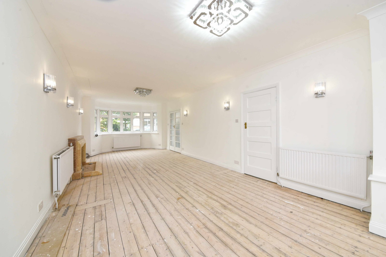Detached House for sale in London, Farmleigh, London, N14 5QL, 1216 m²