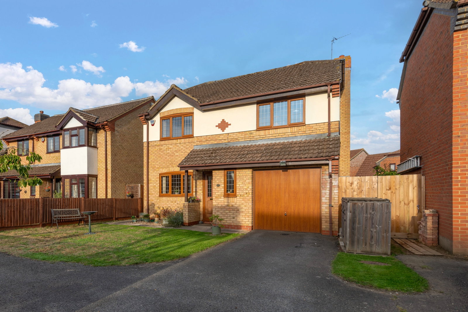 Detached House for sale in Huntingdon, Lake Way, Huntingdon, PE29 6SU, 1400 m²