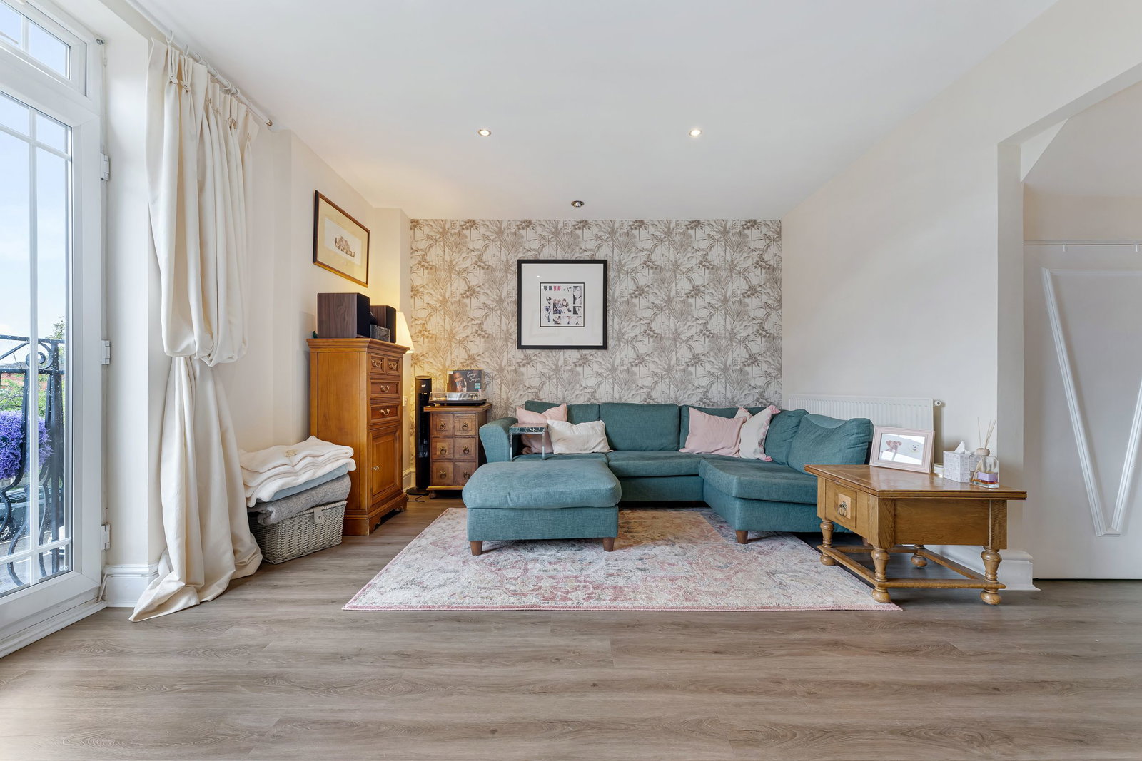 Apartment for sale in Manchester, Silver Birches, 398 Parrs Wood Road, Didsbury